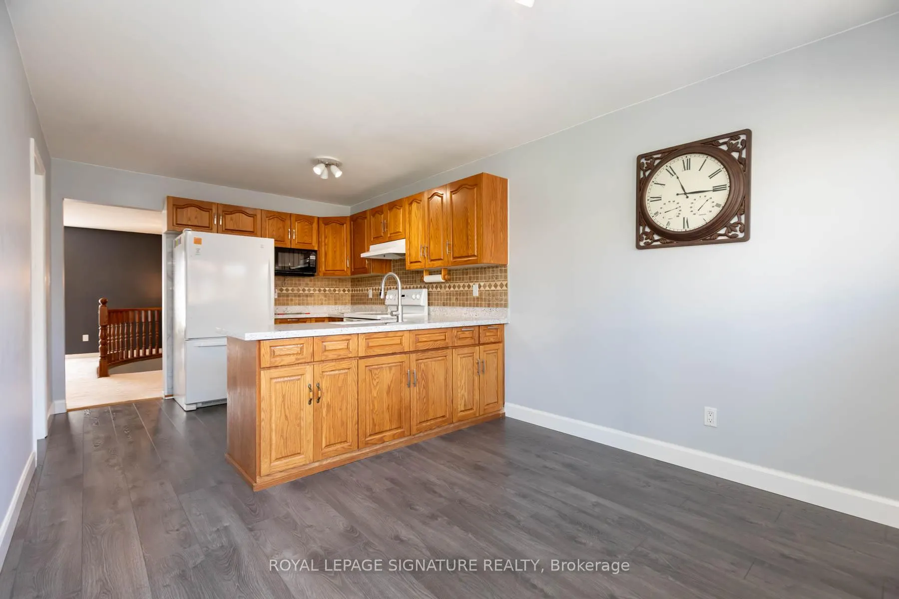 Photo 14 of 34 Kingswood Drive E, Clarington, Courtice — HOMEH