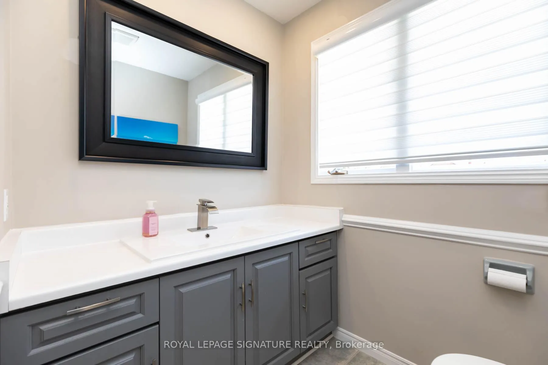 Photo 25 of 34 Kingswood Drive E, Clarington, Courtice — HOMEH