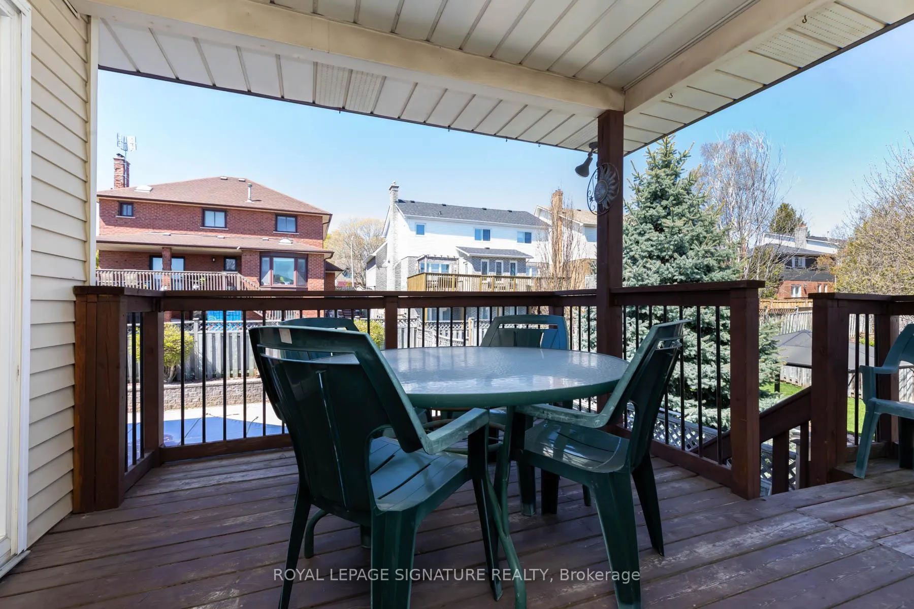 Photo 27 of 34 Kingswood Drive E, Clarington, Courtice — HOMEH