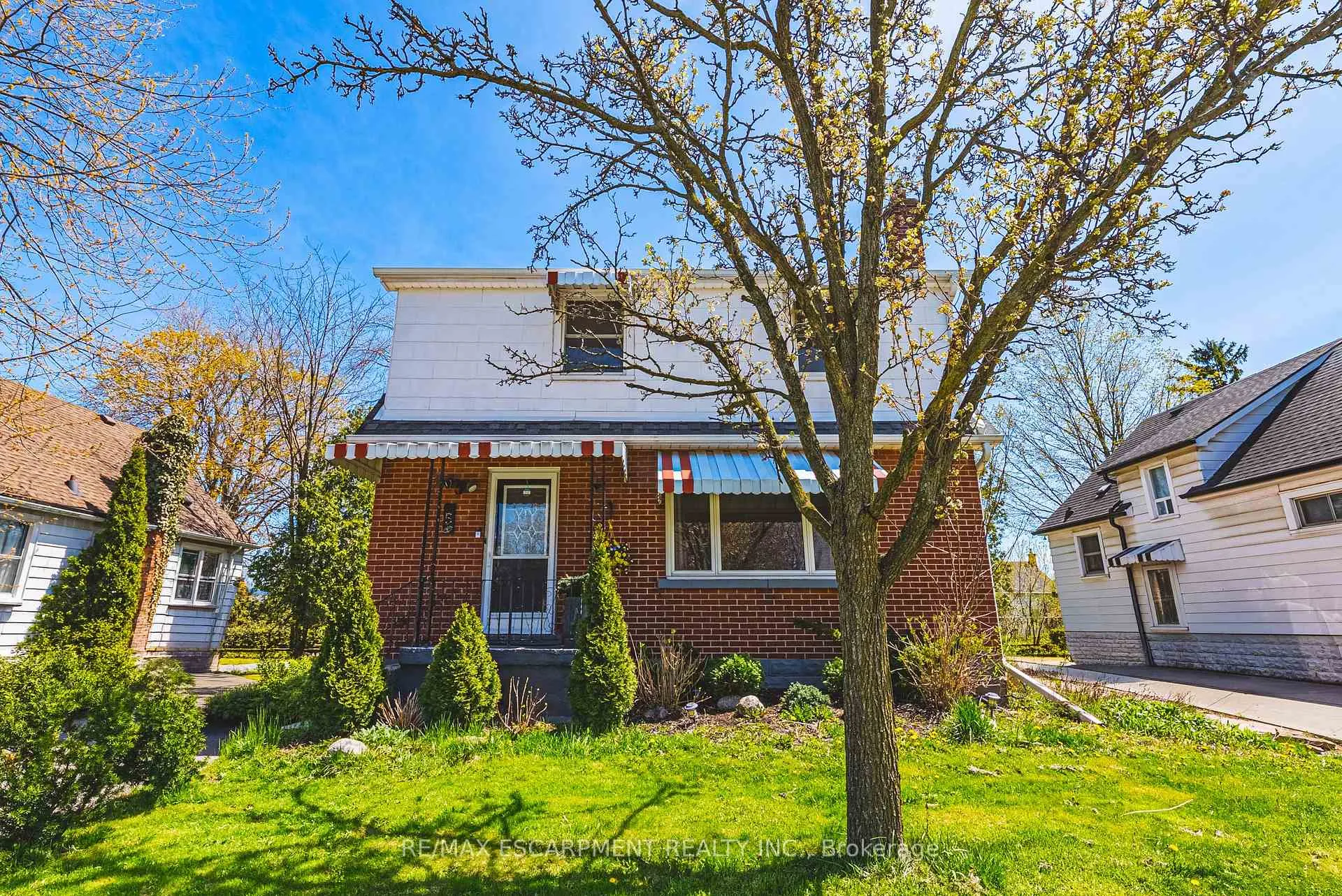 Photo 2 of Unit Main, 5 West 3rd Street, Hamilton, Bonnington — HOMEH