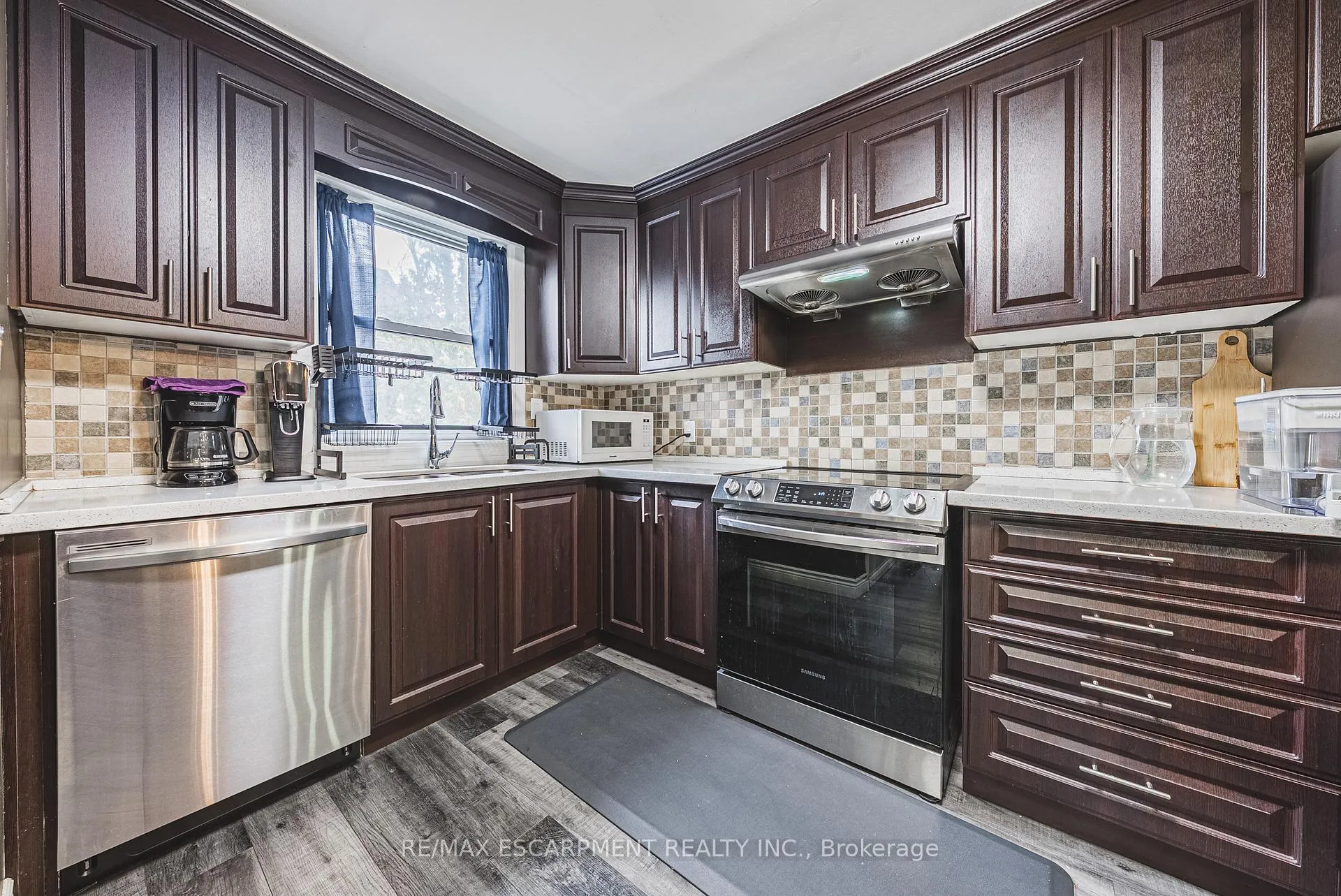 Photo 5 of Unit Main, 5 West 3rd Street, Hamilton, Bonnington — HOMEH