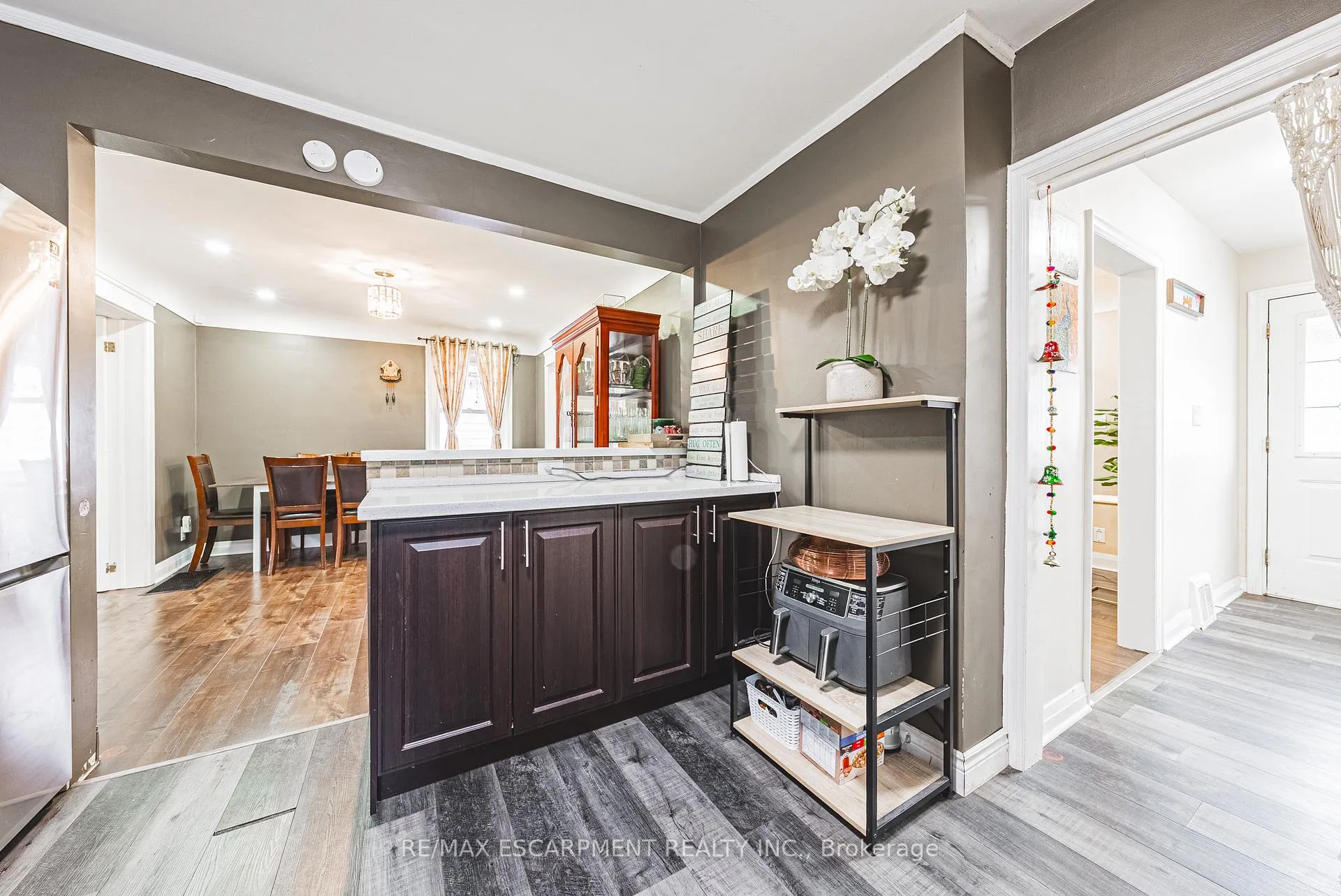 Photo 6 of Unit Main, 5 West 3rd Street, Hamilton, Bonnington — HOMEH