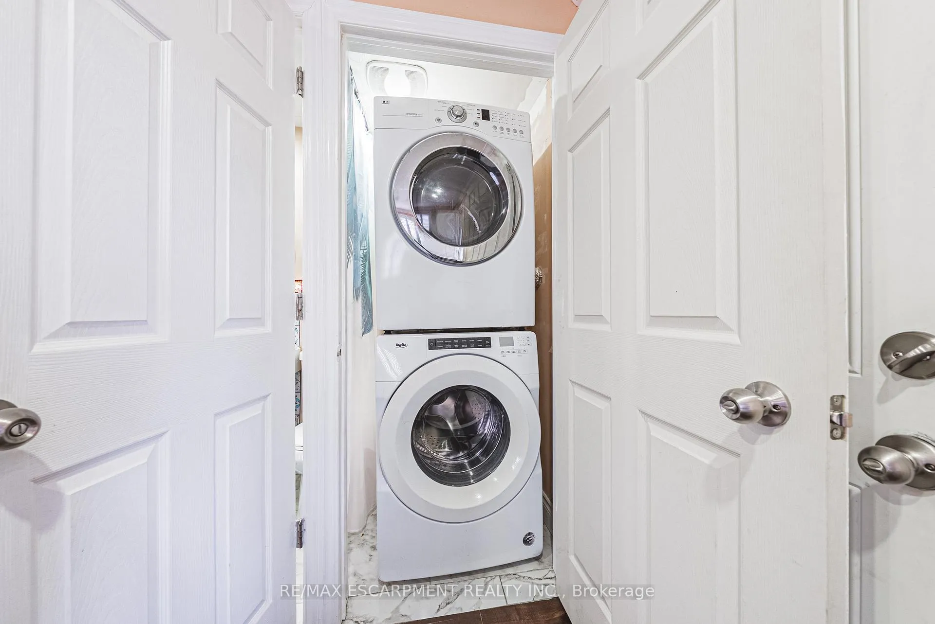 Photo 14 of Unit Main, 5 West 3rd Street, Hamilton, Bonnington — HOMEH