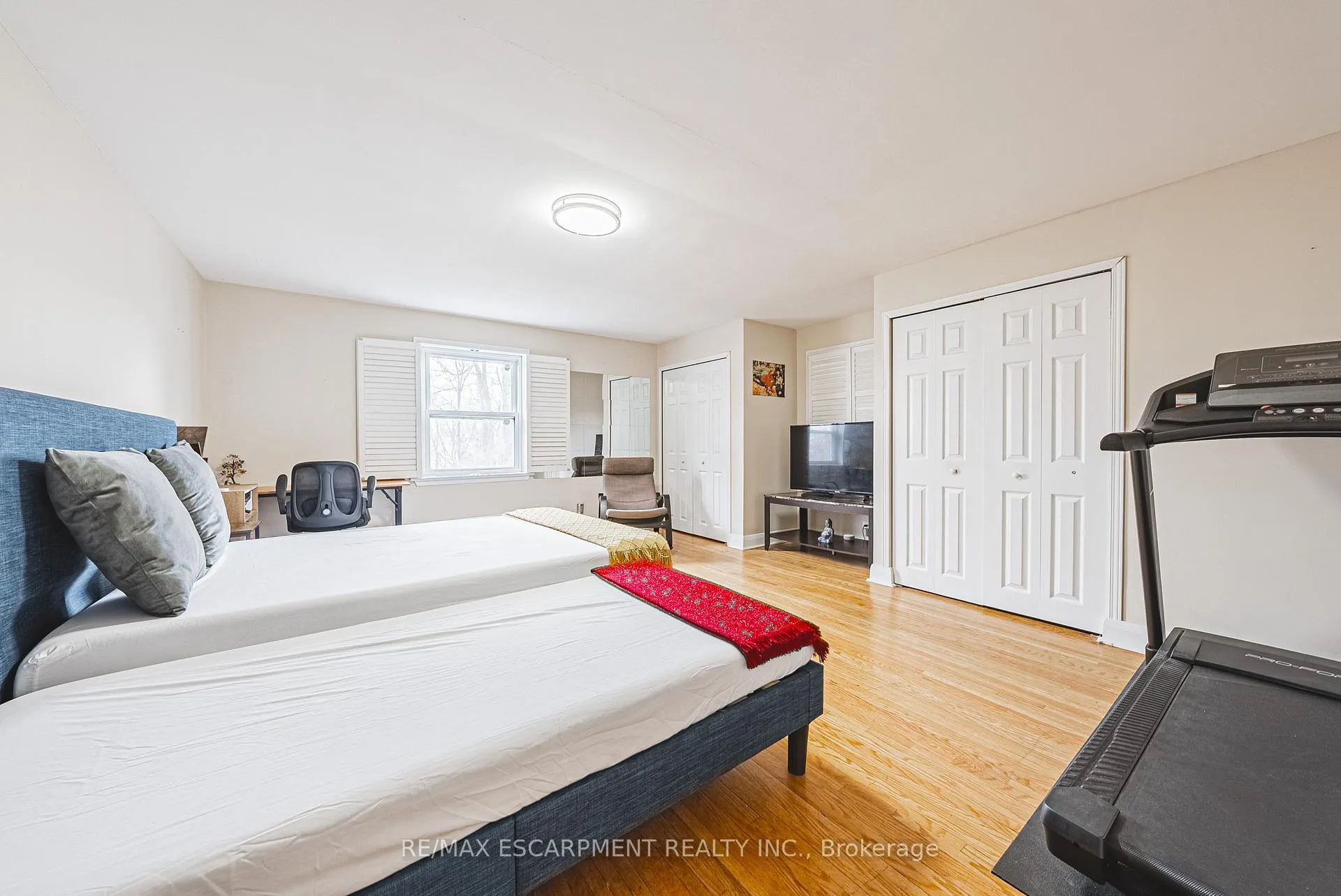 Photo 16 of Unit Main, 5 West 3rd Street, Hamilton, Bonnington — HOMEH
