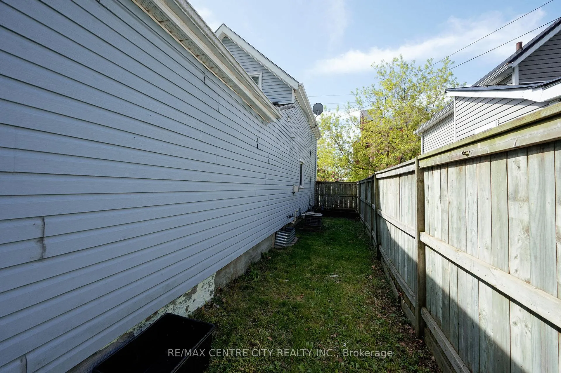 Photo 32 of 23 Malakoff Street, St. Thomas — HOMEH