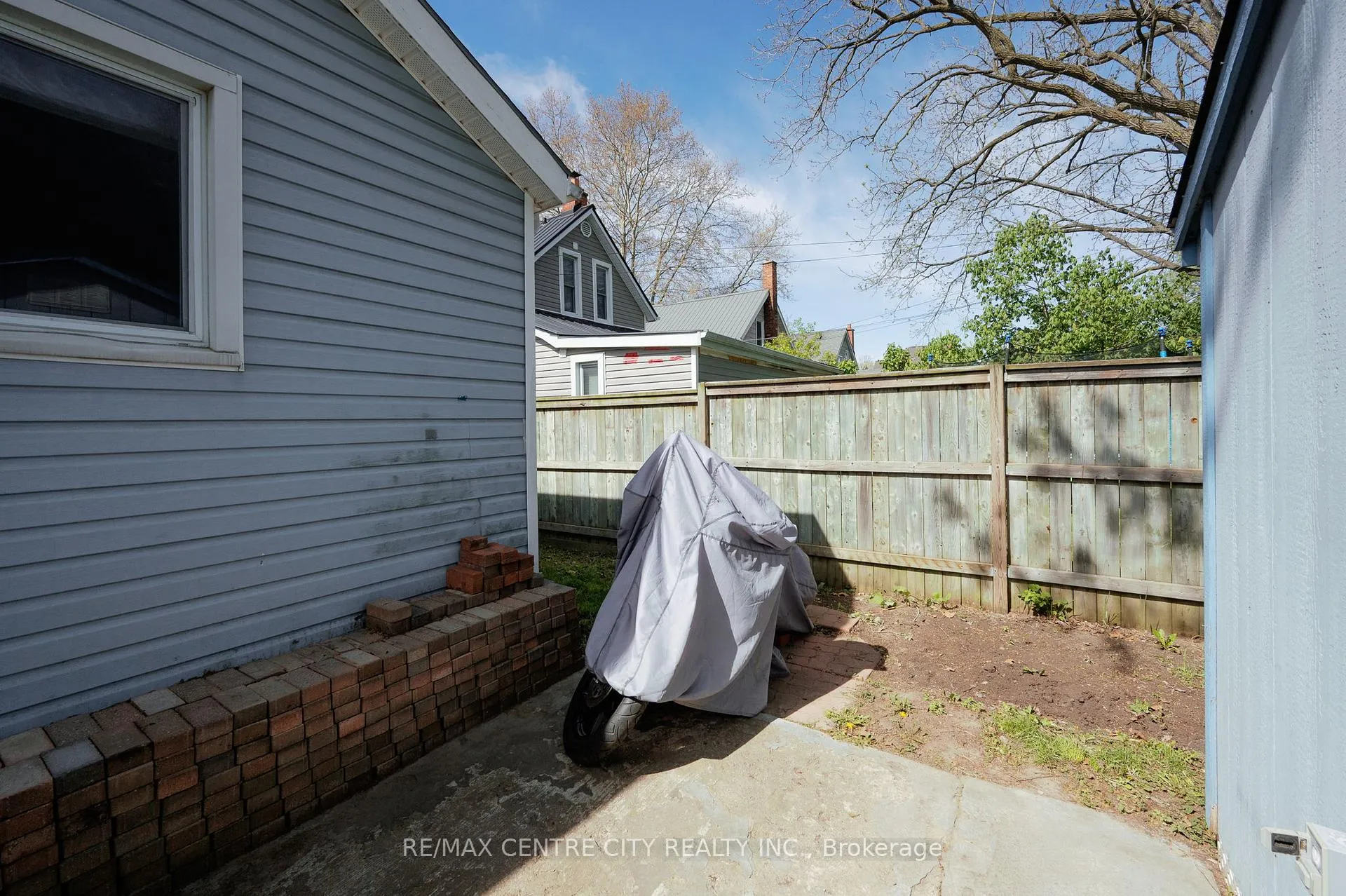 Photo 33 of 23 Malakoff Street, St. Thomas — HOMEH