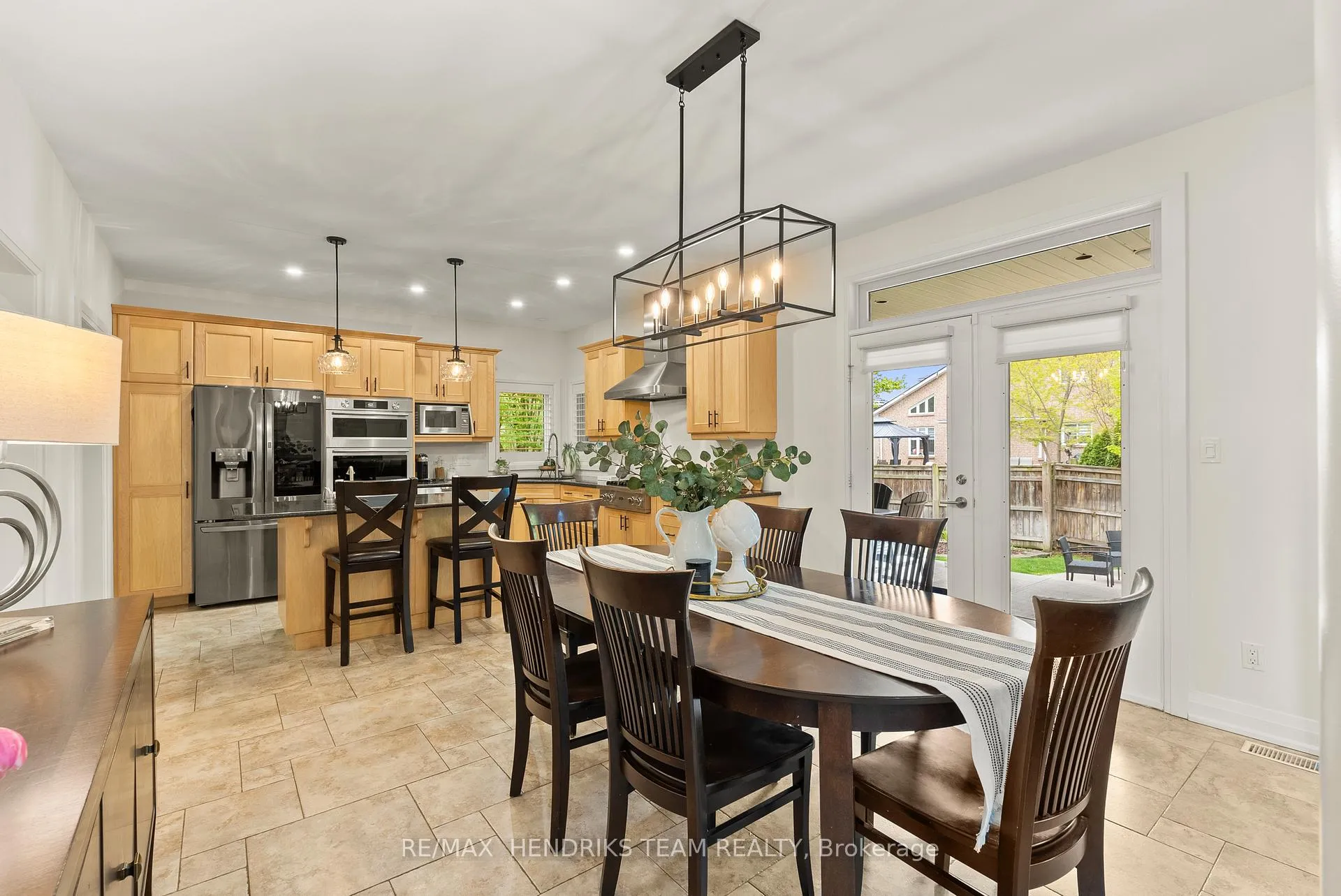 Photo 9 of 13 Mclean Court, St. Catharines, Grapeview — HOMEH