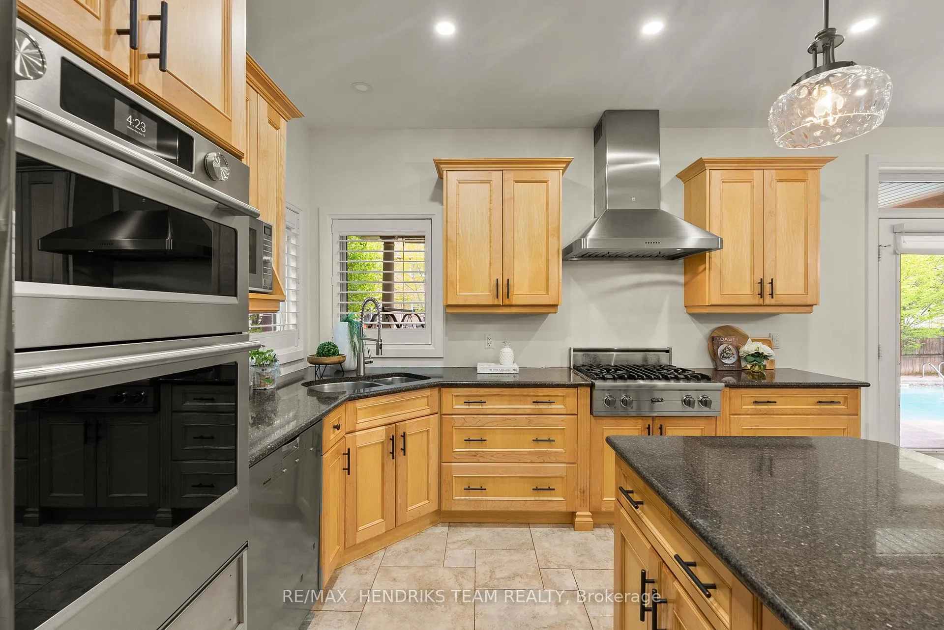 Photo 14 of 13 Mclean Court, St. Catharines, Grapeview — HOMEH
