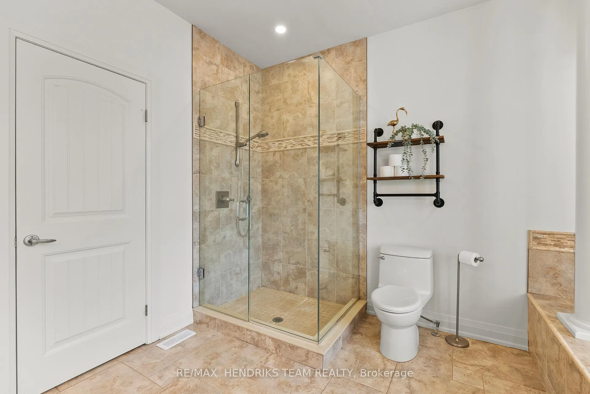 Photo 22 of 13 Mclean Court, St. Catharines, Grapeview — HOMEH