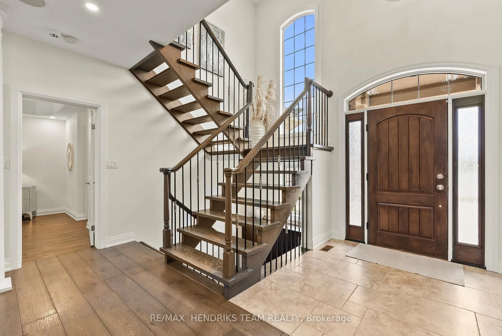 Photo 23 of 13 Mclean Court, St. Catharines, Grapeview — HOMEH