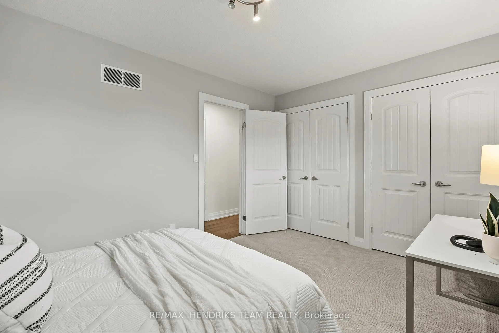 Photo 29 of 13 Mclean Court, St. Catharines, Grapeview — HOMEH