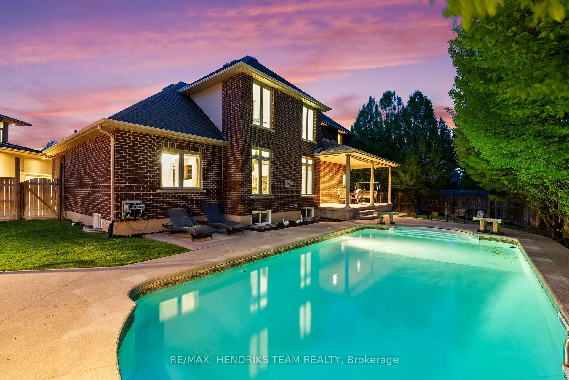 Photo 35 of 13 Mclean Court, St. Catharines, Grapeview — HOMEH