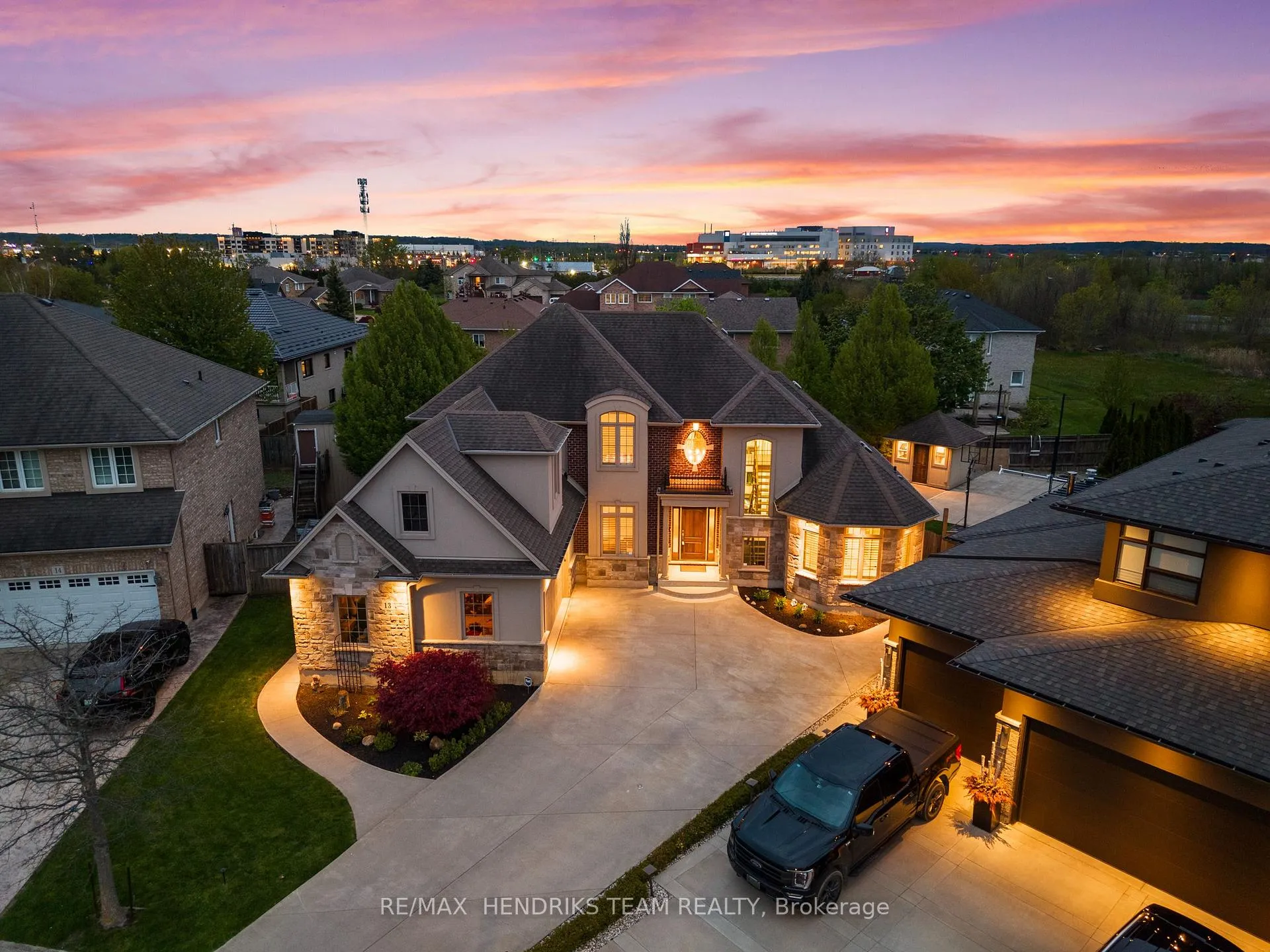 Photo 42 of 13 Mclean Court, St. Catharines, Grapeview — HOMEH