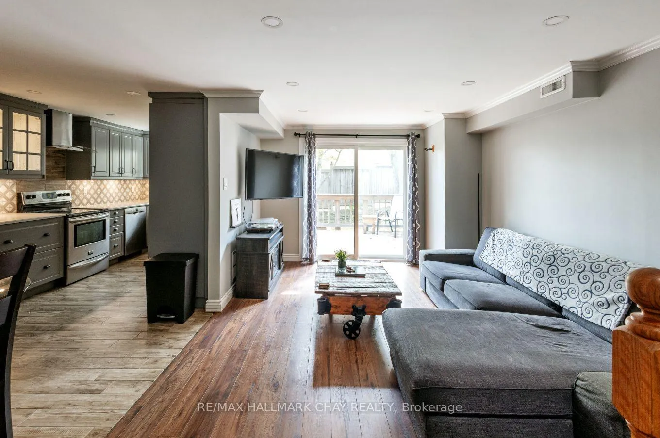 Photo 4 of 11 Quail Crescent, Barrie, Ardagh — HOMEH