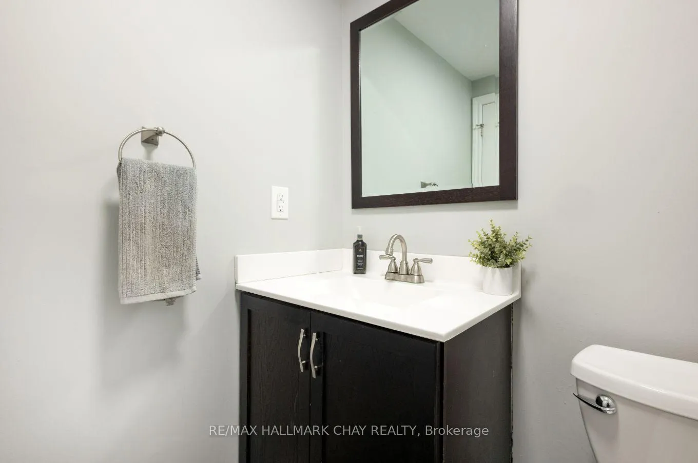 Photo 6 of 11 Quail Crescent, Barrie, Ardagh — HOMEH
