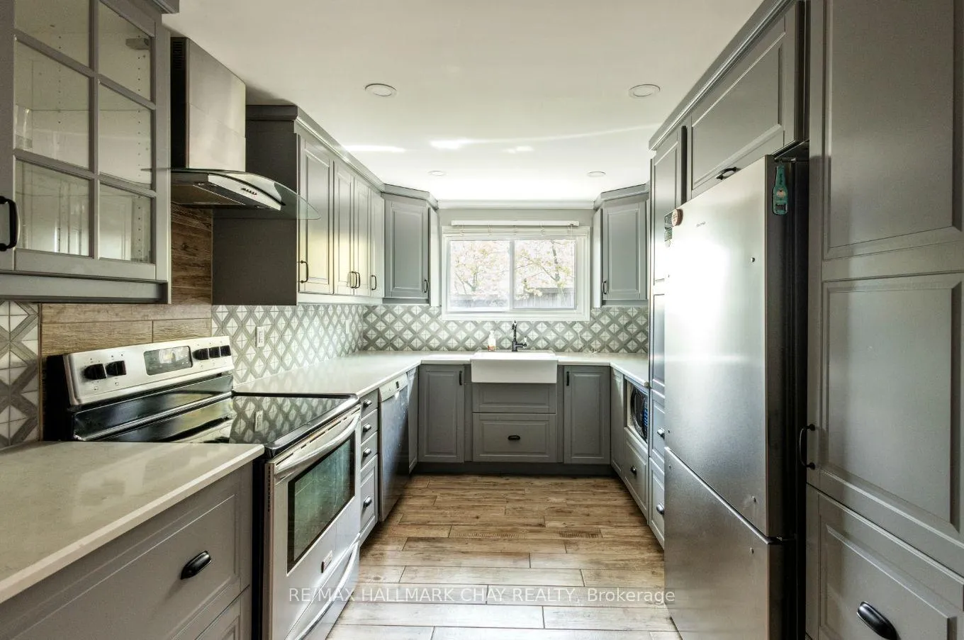 Photo 8 of 11 Quail Crescent, Barrie, Ardagh — HOMEH