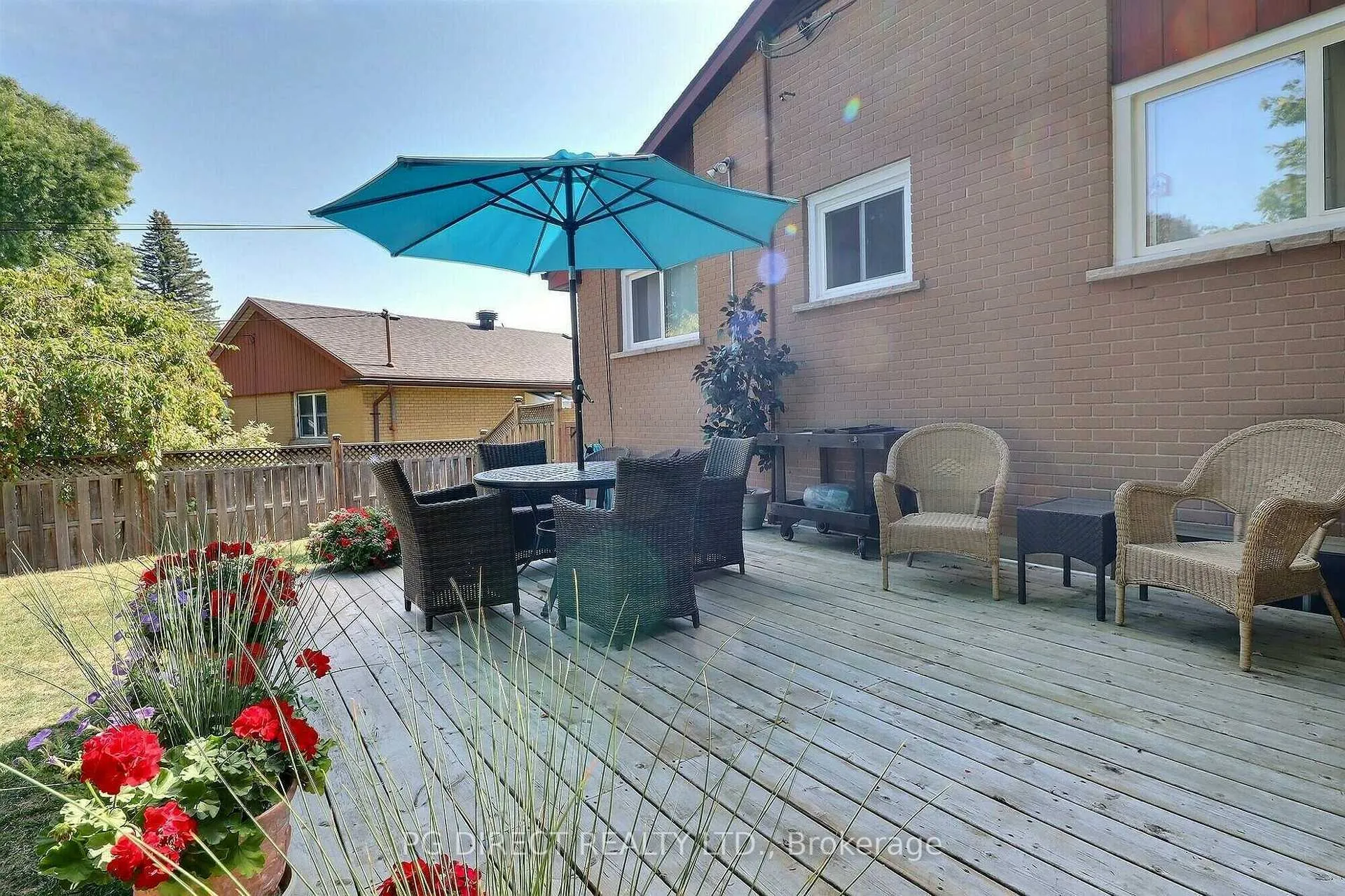 Photo 3 of 19 Manor Drive, Brockville — HOMEH