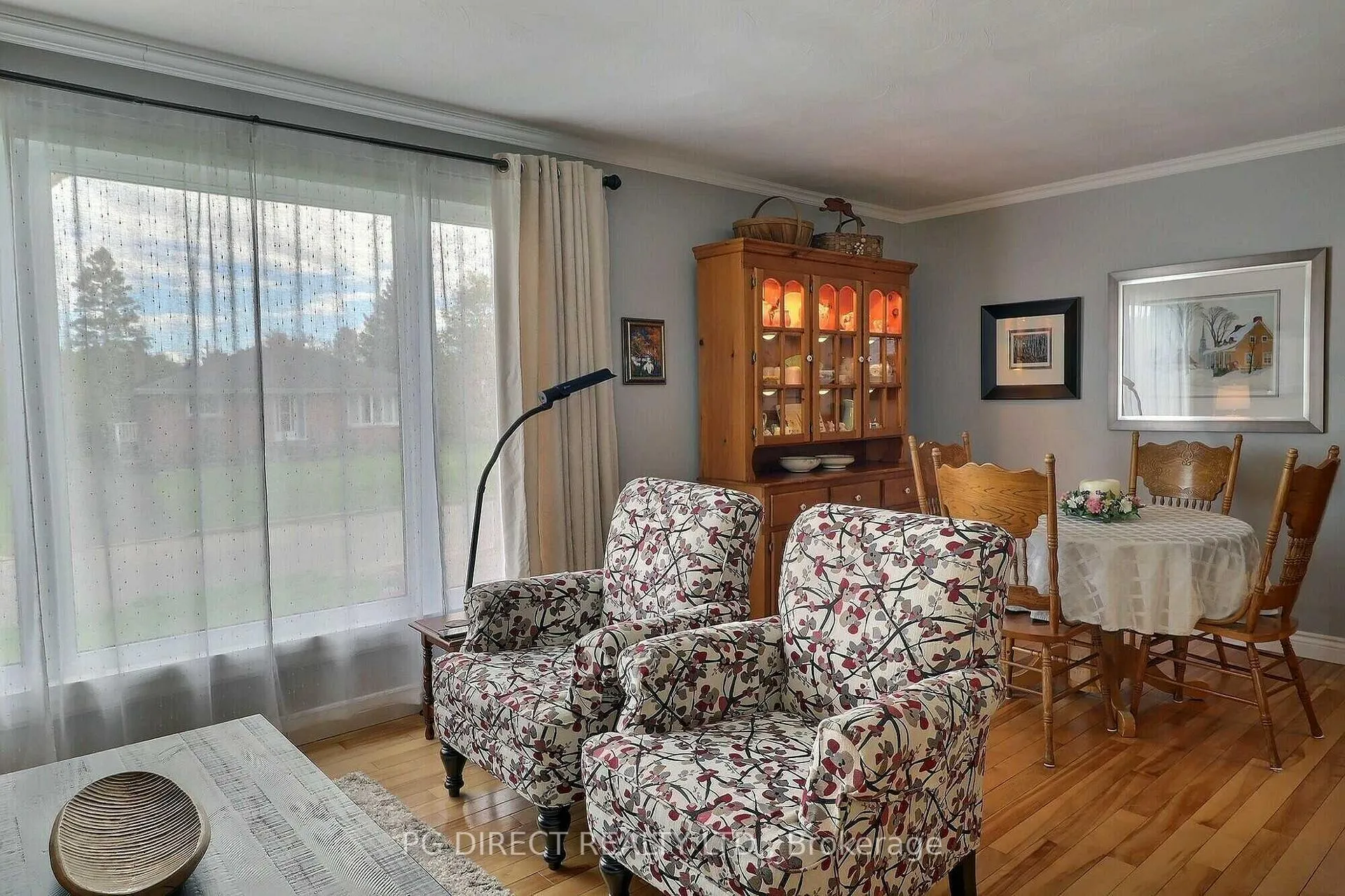 Photo 9 of 19 Manor Drive, Brockville — HOMEH