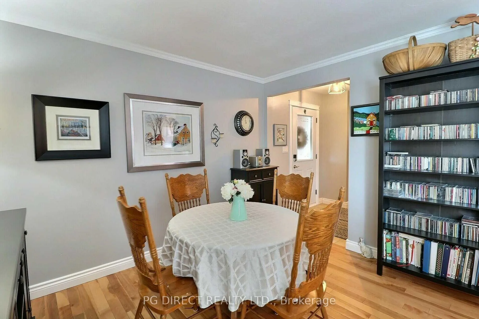 Photo 10 of 19 Manor Drive, Brockville — HOMEH