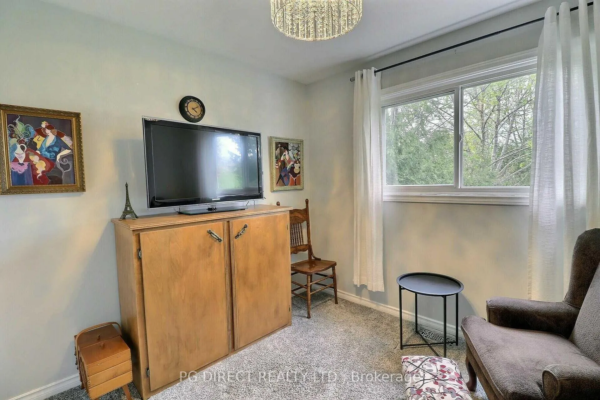 Photo 12 of 19 Manor Drive, Brockville — HOMEH