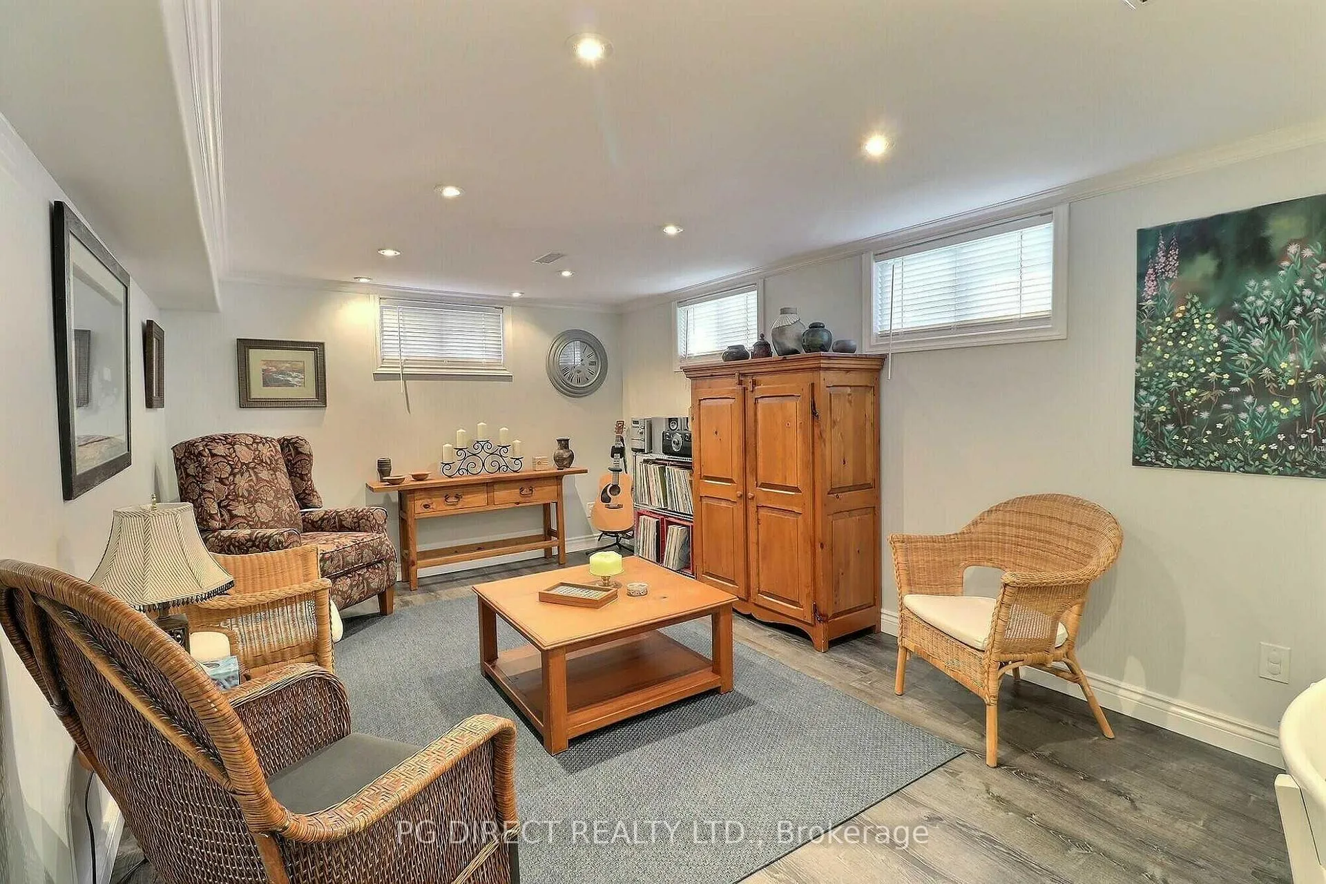 Photo 16 of 19 Manor Drive, Brockville — HOMEH