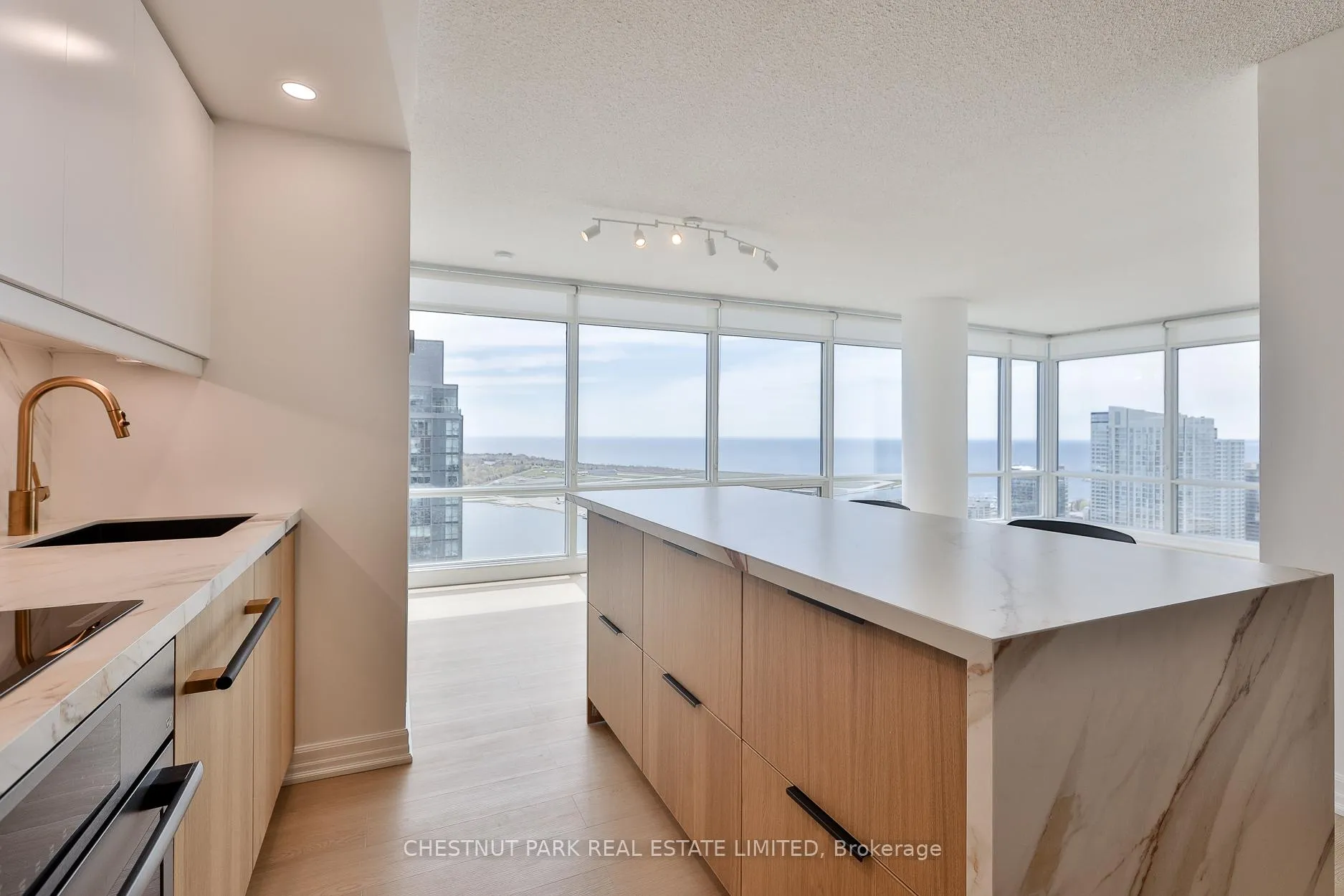 Photo 5 of Unit 4307, 25 Telegram Mews, Toronto, Waterfront Communities — HOMEH