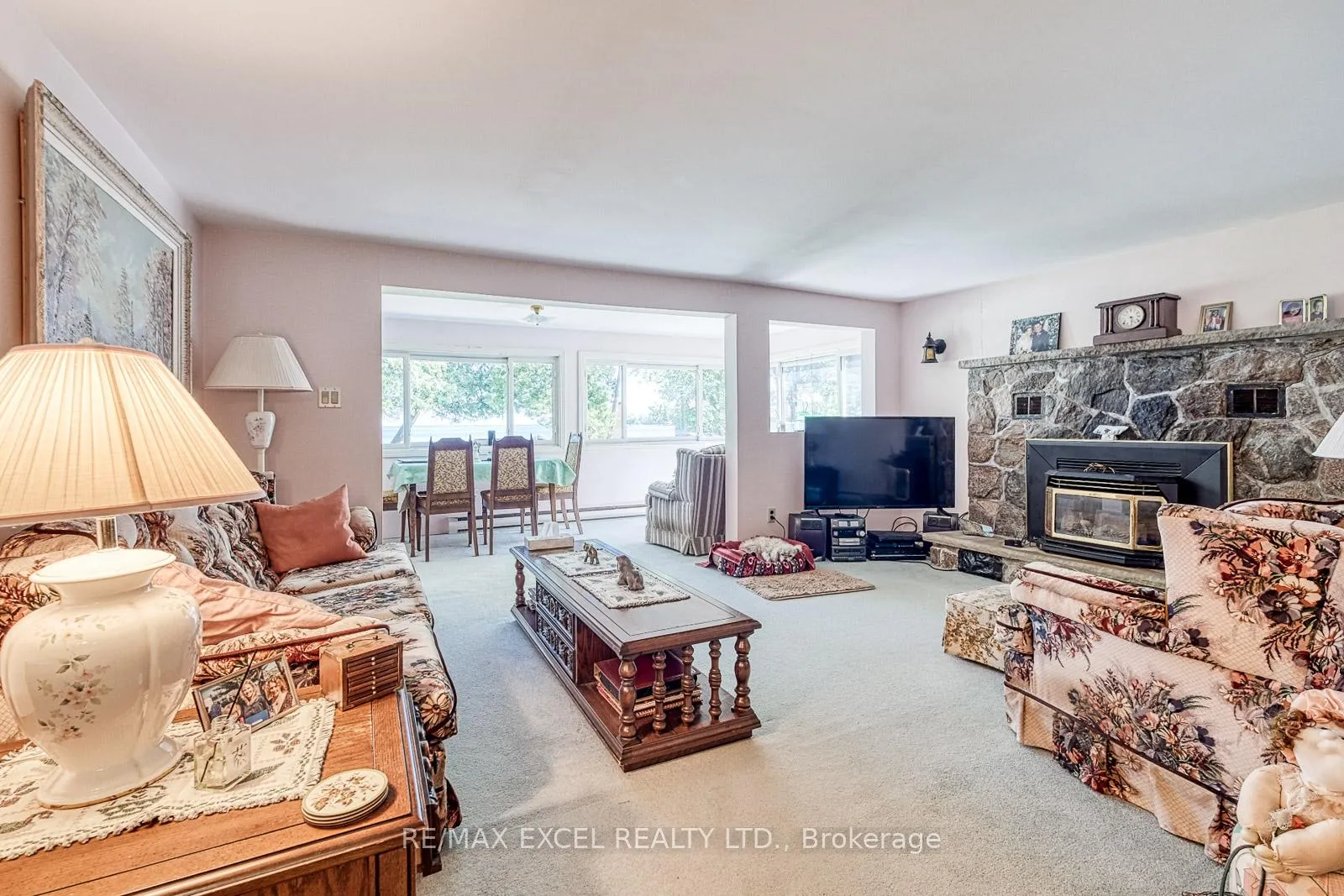 Photo 10 of 124 Moore's Beach Road, Georgina, Virginia — HOMEH