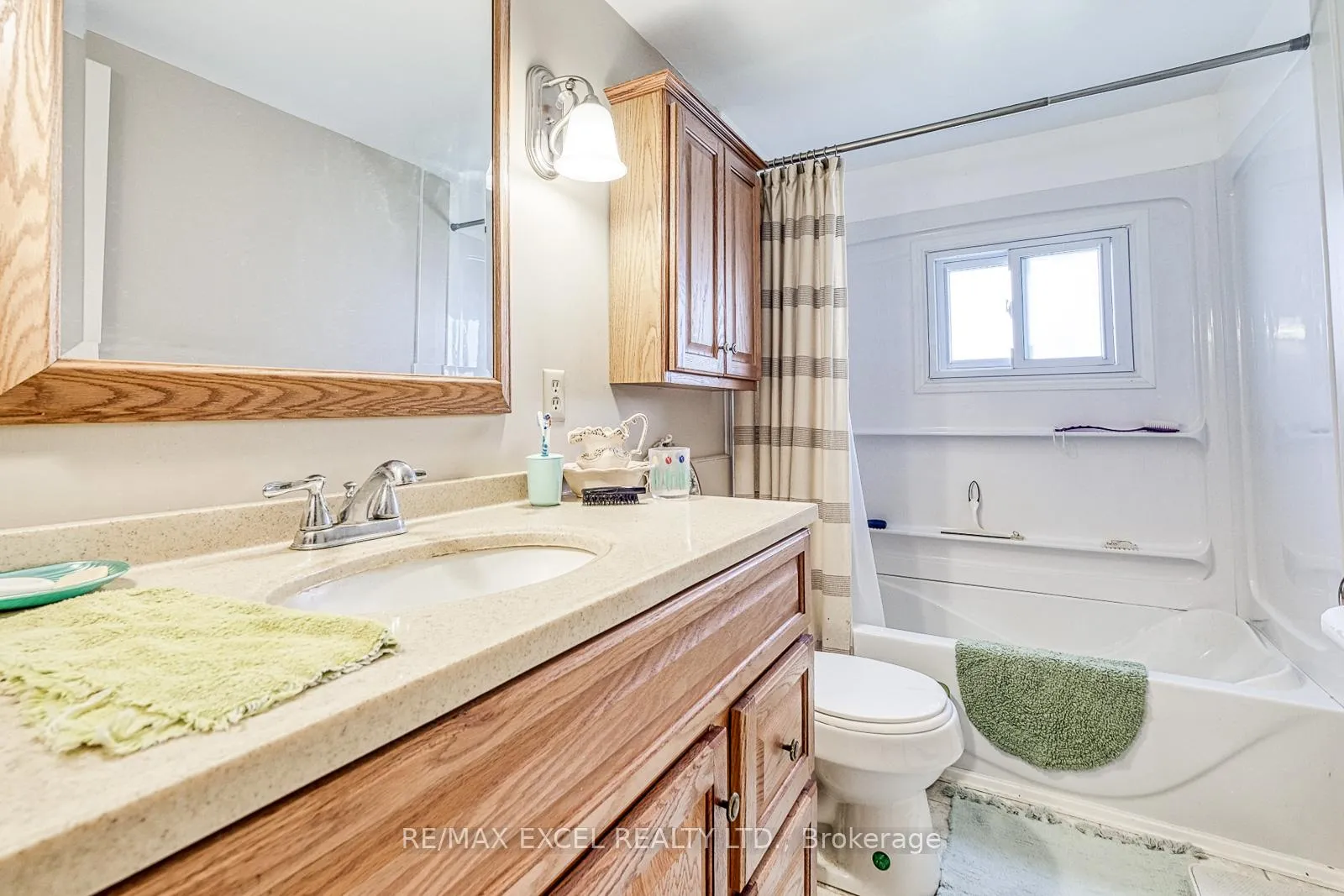 Photo 12 of 124 Moore's Beach Road, Georgina, Virginia — HOMEH