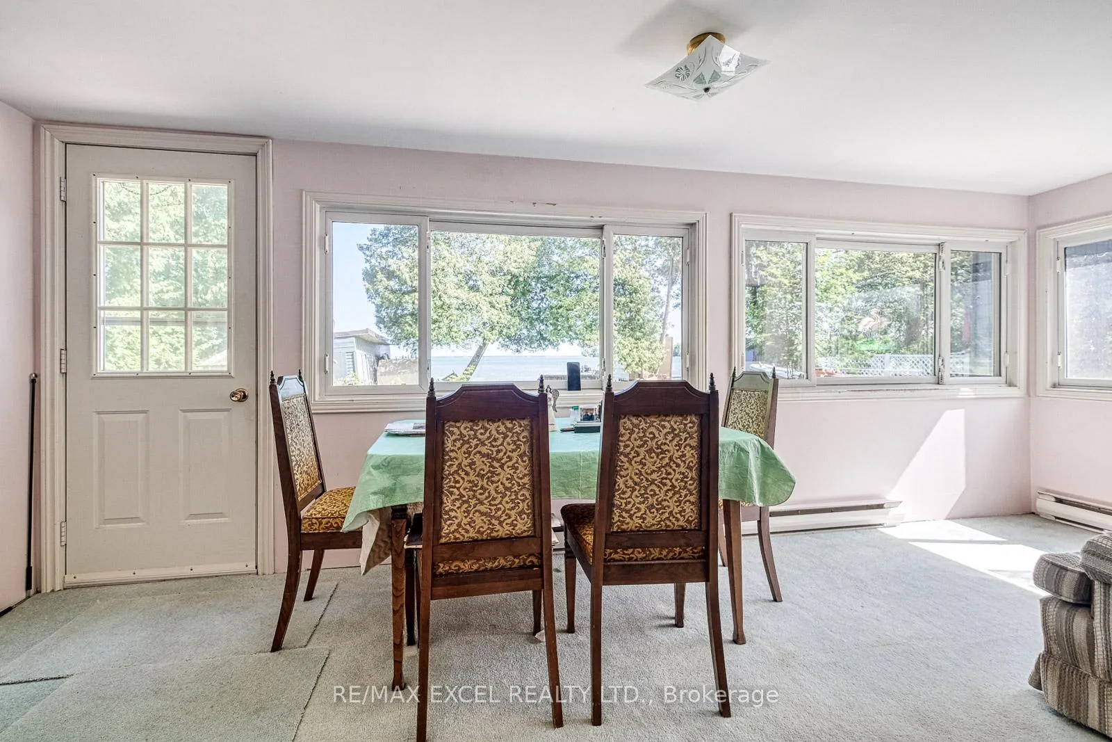 Photo 18 of 124 Moore's Beach Road, Georgina, Virginia — HOMEH