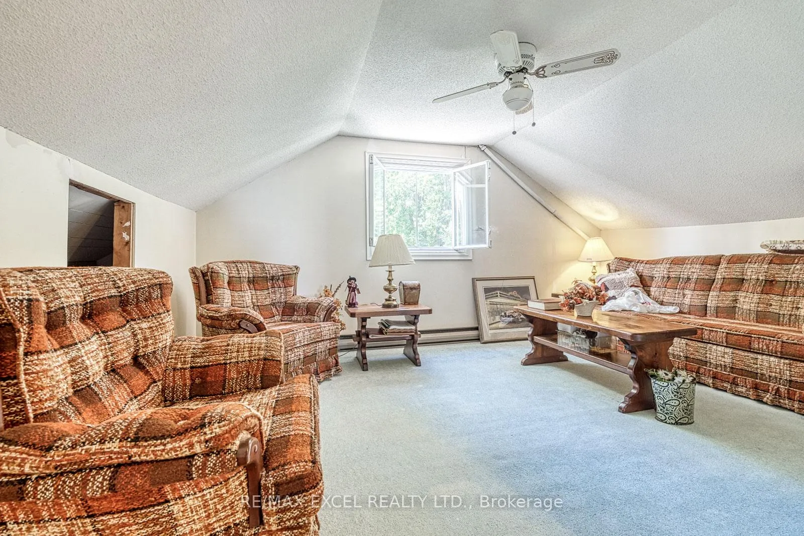 Photo 19 of 124 Moore's Beach Road, Georgina, Virginia — HOMEH