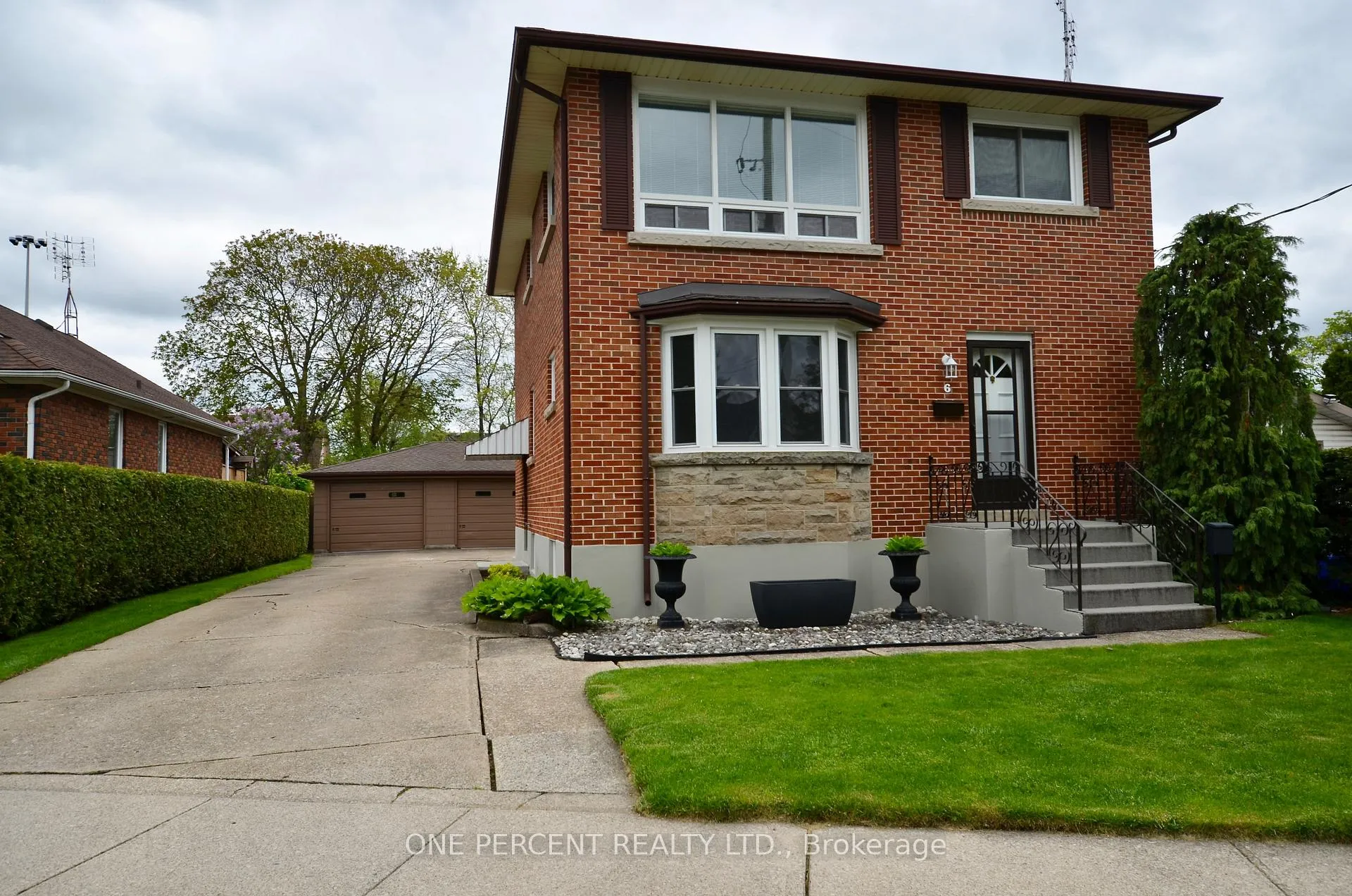 Photo 1 of 6 Kingsway Crescent, St. Catharines, Fairview — HOMEH