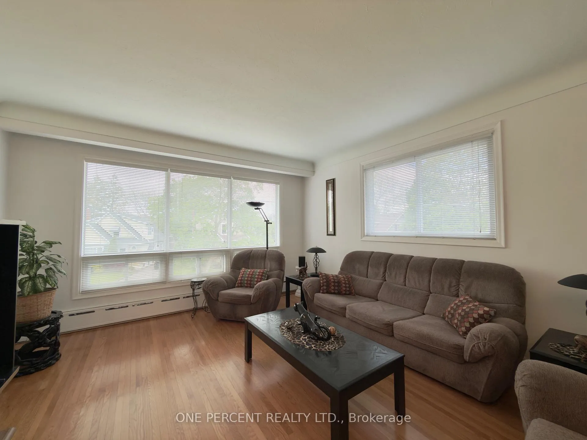 Photo 8 of 6 Kingsway Crescent, St. Catharines, Fairview — HOMEH