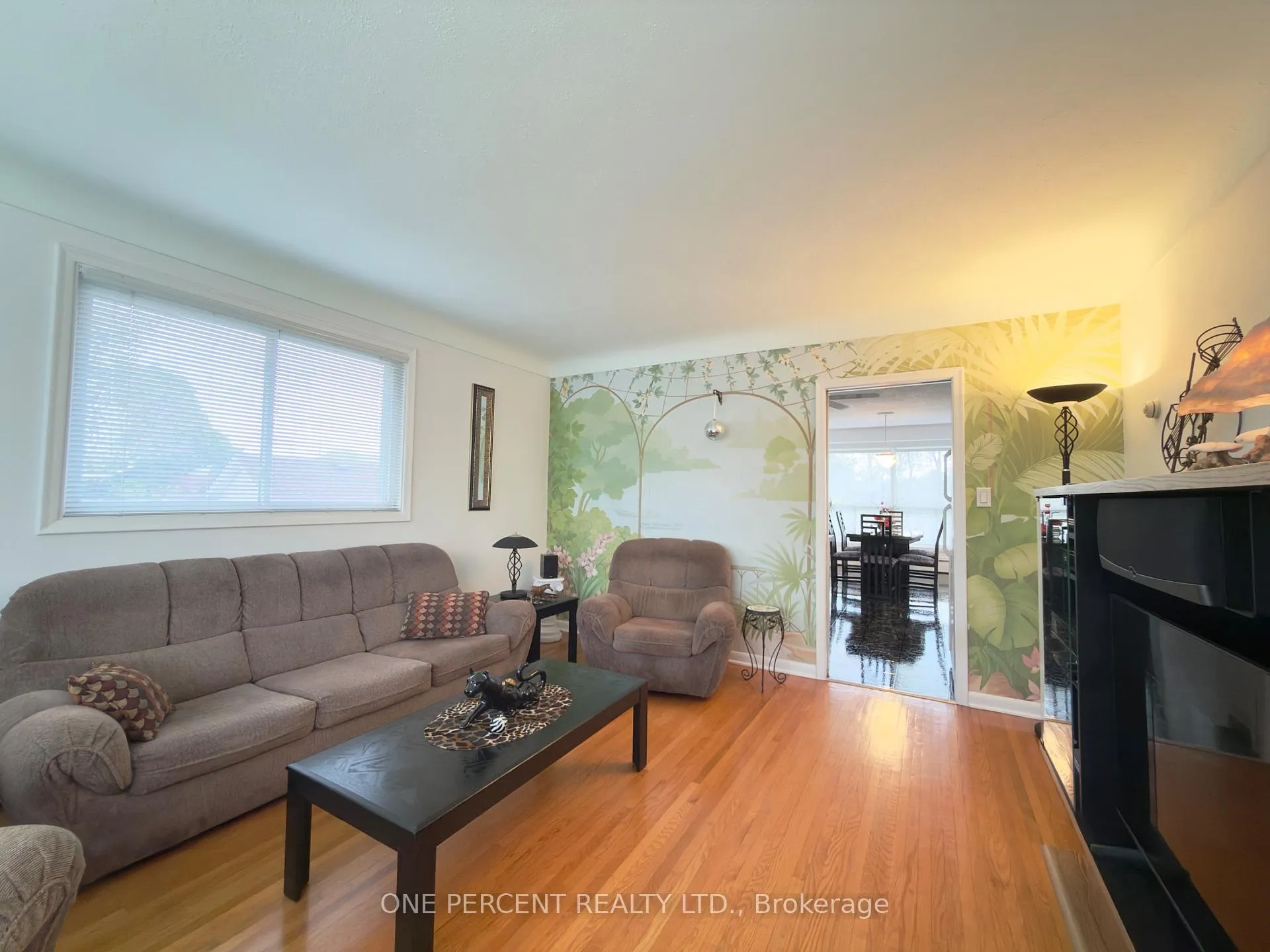 Photo 10 of 6 Kingsway Crescent, St. Catharines, Fairview — HOMEH