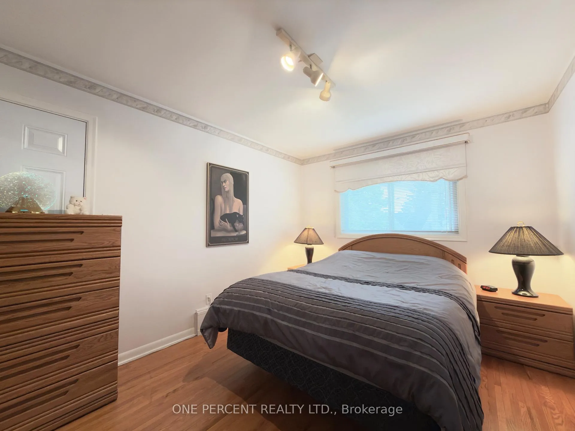 Photo 11 of 6 Kingsway Crescent, St. Catharines, Fairview — HOMEH
