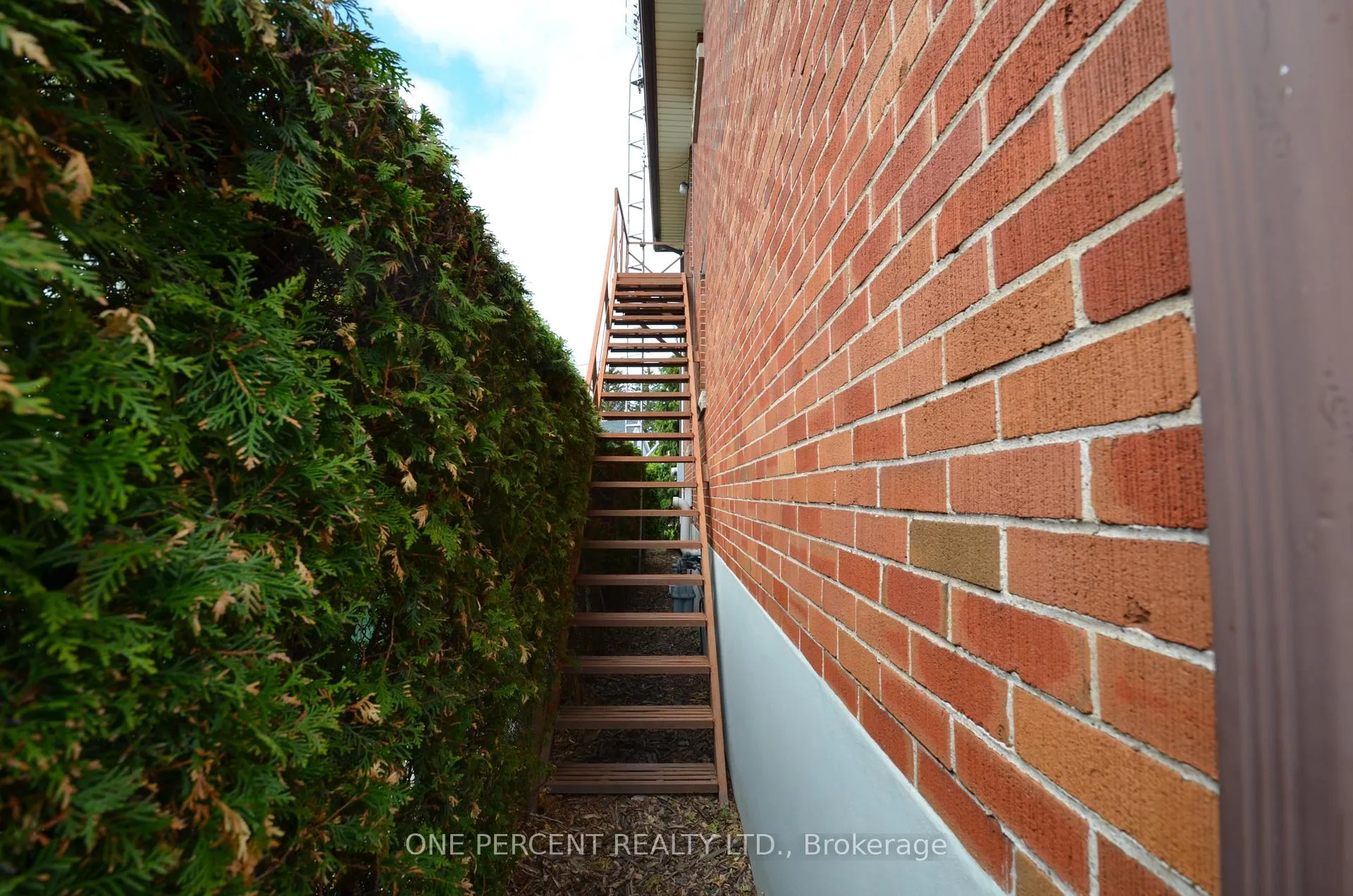 Photo 32 of 6 Kingsway Crescent, St. Catharines, Fairview — HOMEH
