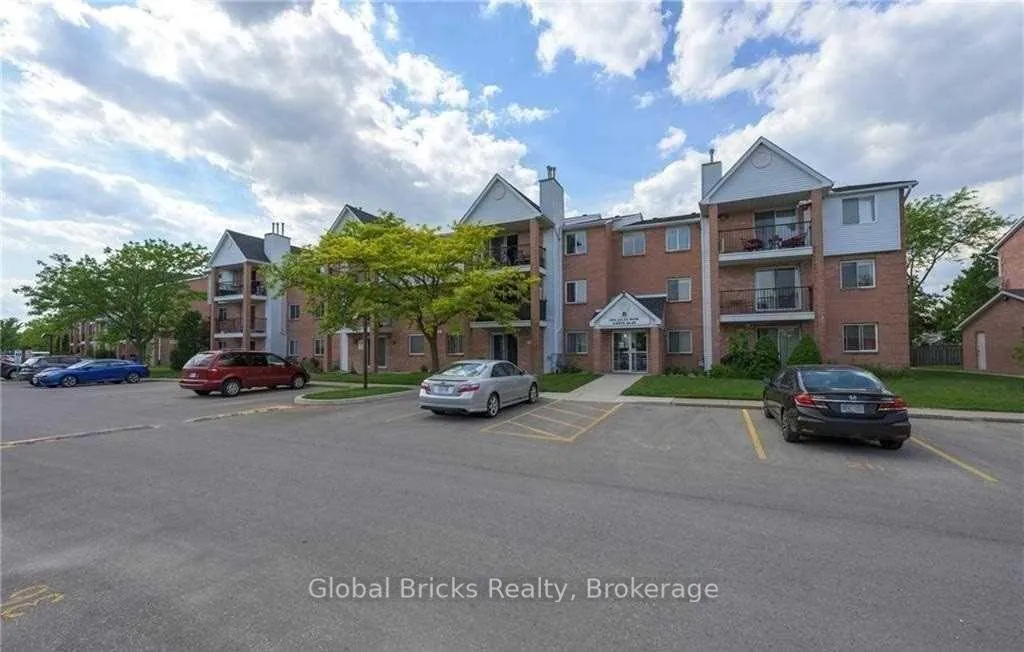 Front of Unit 39, 1096 Jalna Boulevard