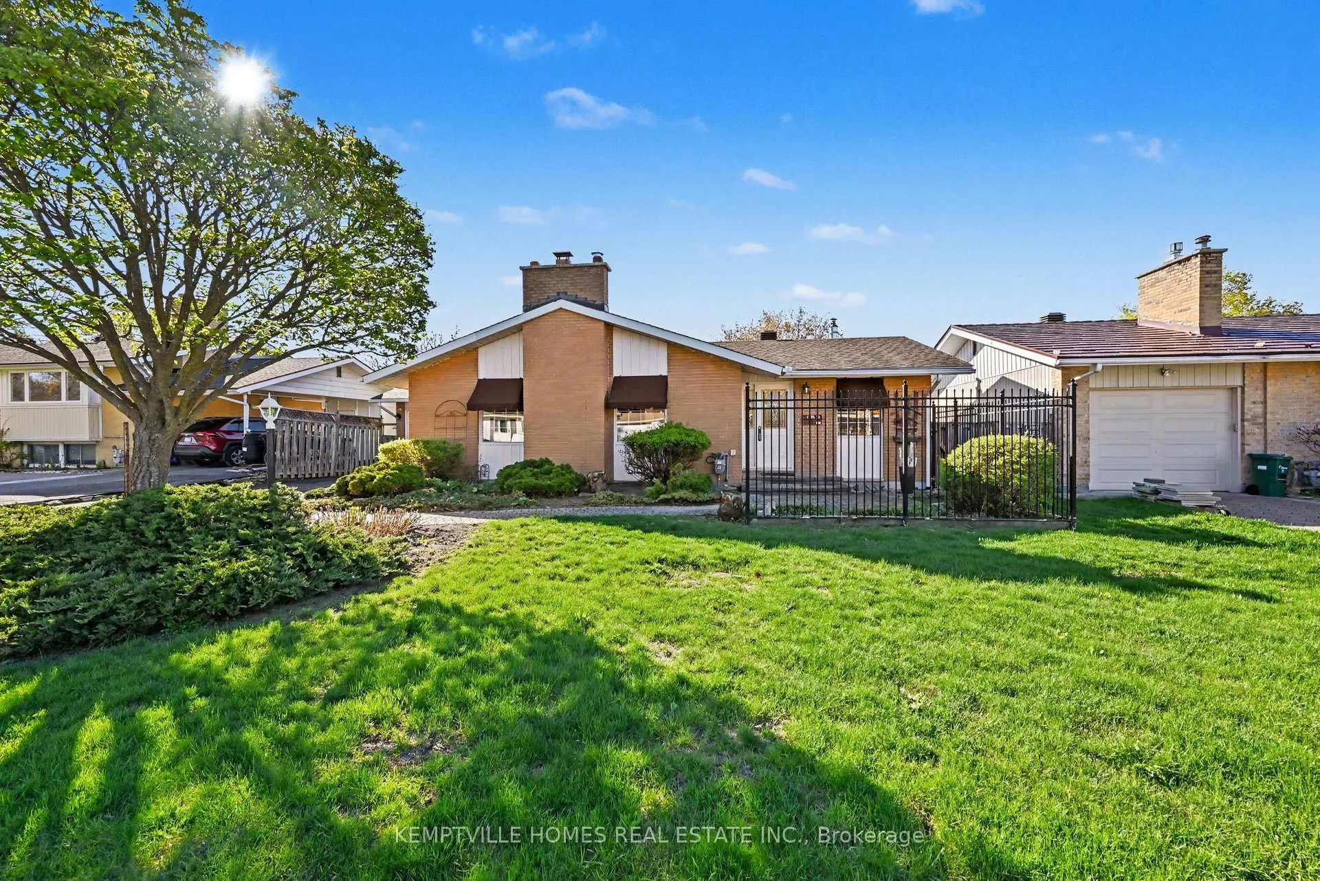 Photo 2 of 182 Abbotsford Road, Ottawa, Kanata - Glencairn/Hazeldean — HOMEH