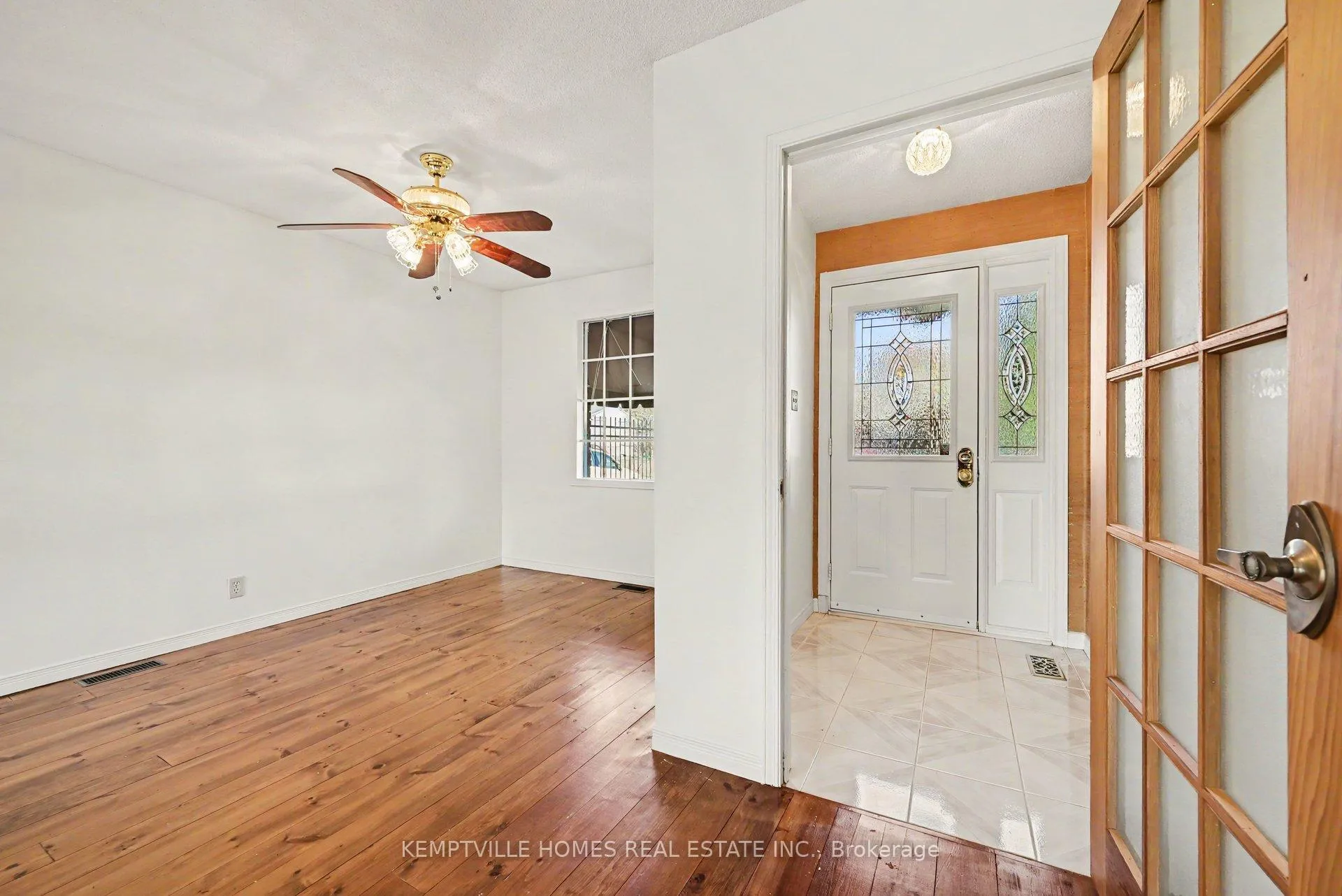 Photo 5 of 182 Abbotsford Road, Ottawa, Kanata - Glencairn/Hazeldean — HOMEH