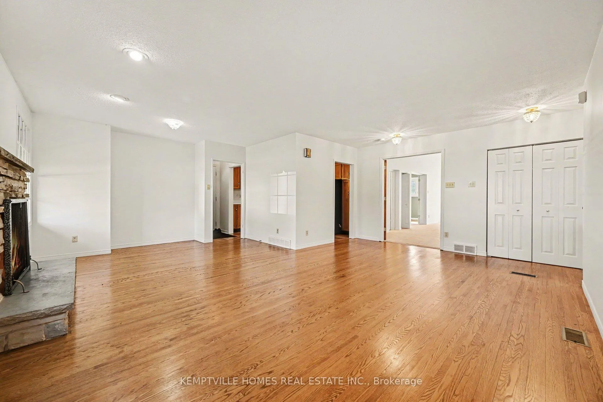 Photo 10 of 182 Abbotsford Road, Ottawa, Kanata - Glencairn/Hazeldean — HOMEH