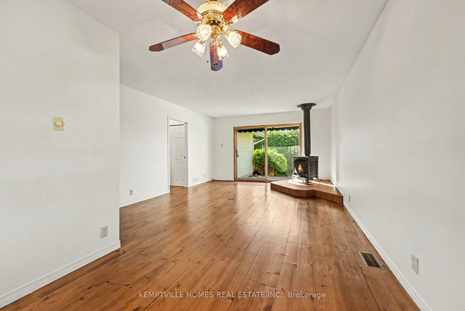 Photo 12 of 182 Abbotsford Road, Ottawa, Kanata - Glencairn/Hazeldean — HOMEH