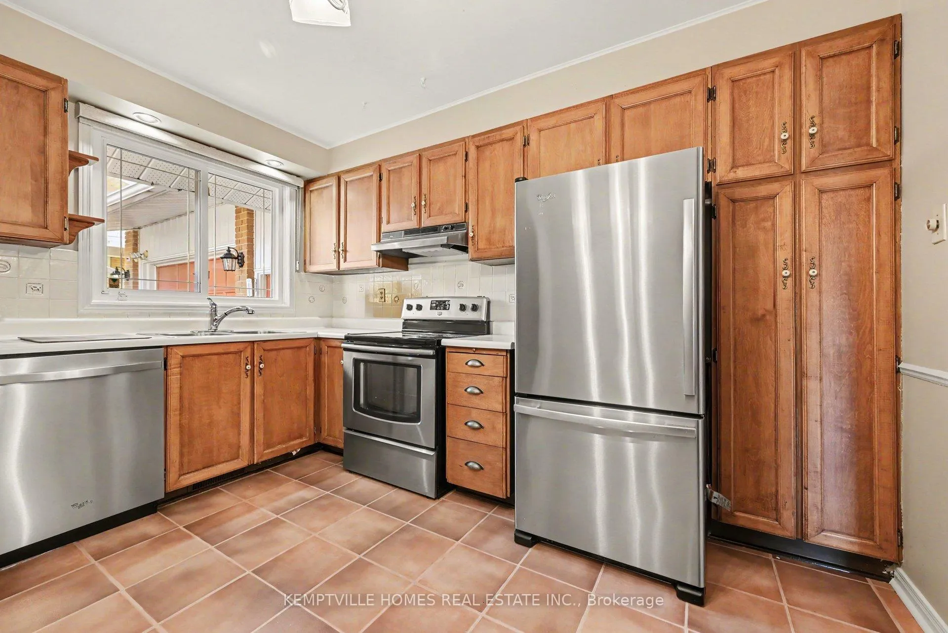 Photo 15 of 182 Abbotsford Road, Ottawa, Kanata - Glencairn/Hazeldean — HOMEH