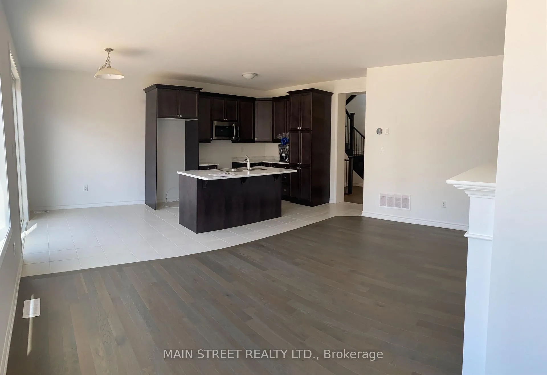 Photo 6 of 867 Whitlock Avenue, Milton, Cobban — HOMEH