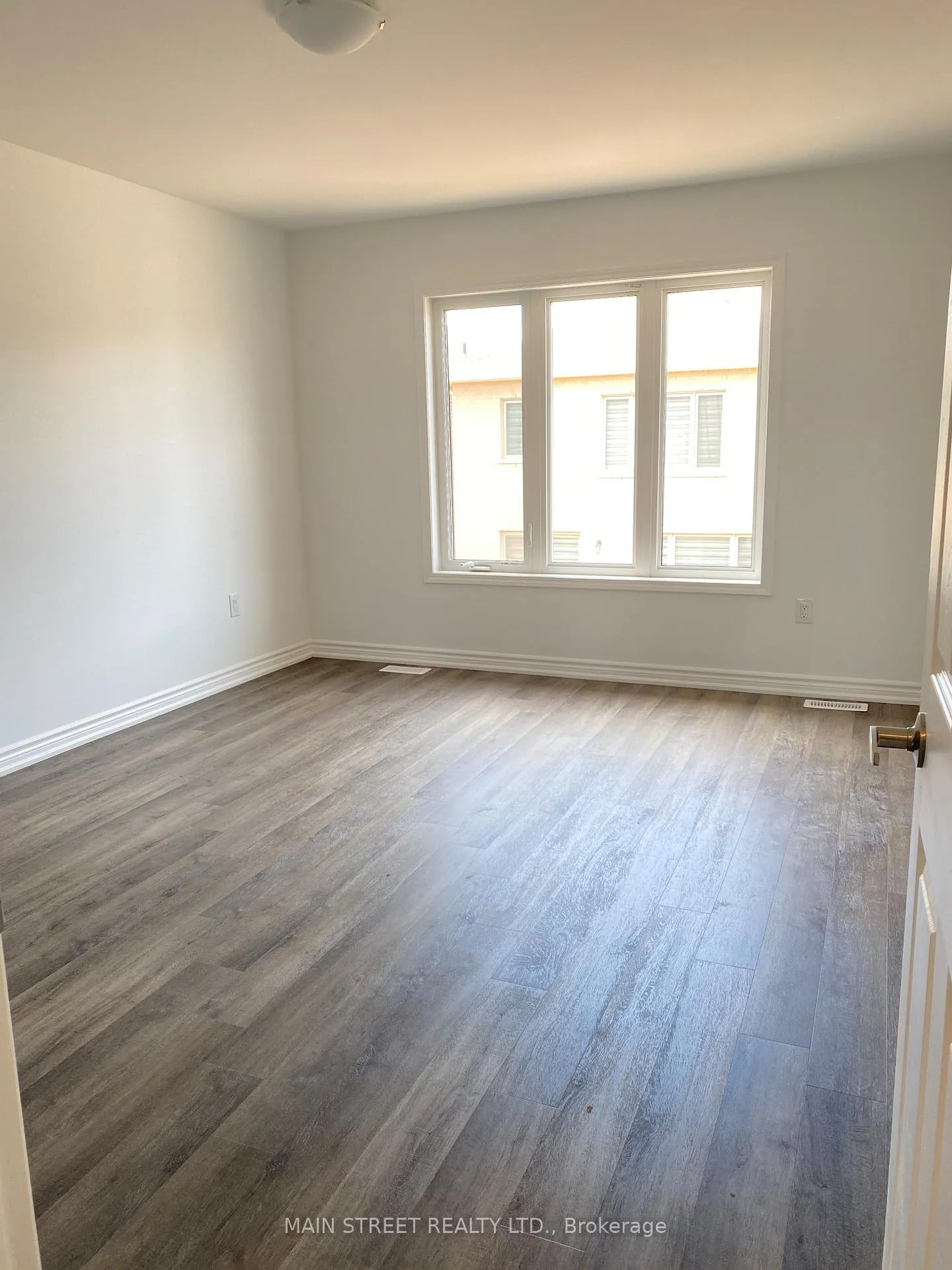 Photo 9 of 867 Whitlock Avenue, Milton, Cobban — HOMEH