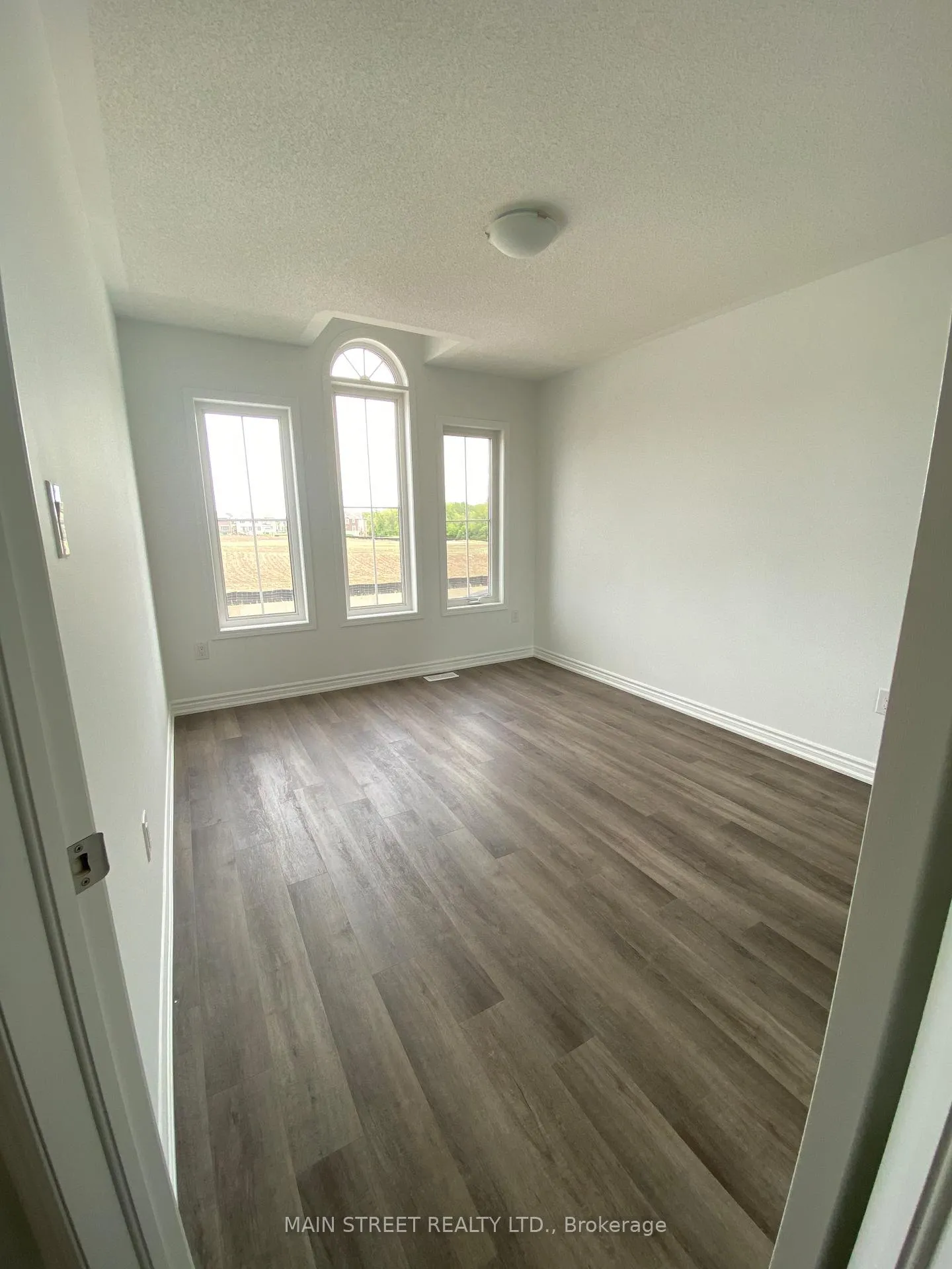 Photo 13 of 867 Whitlock Avenue, Milton, Cobban — HOMEH