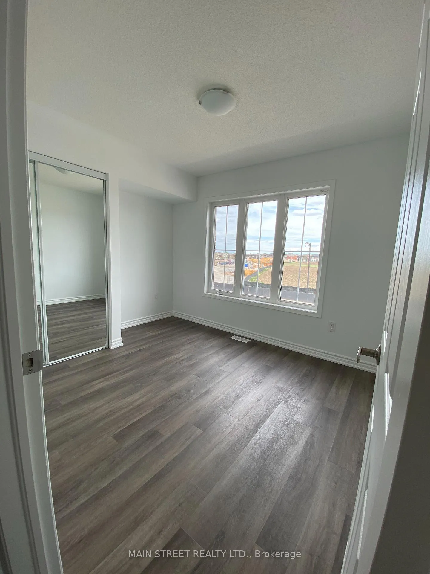 Photo 14 of 867 Whitlock Avenue, Milton, Cobban — HOMEH