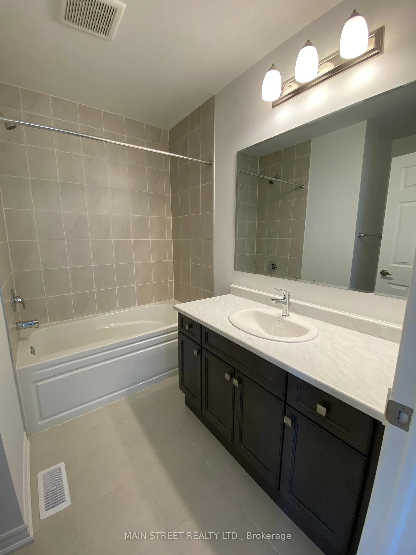 Photo 17 of 867 Whitlock Avenue, Milton, Cobban — HOMEH