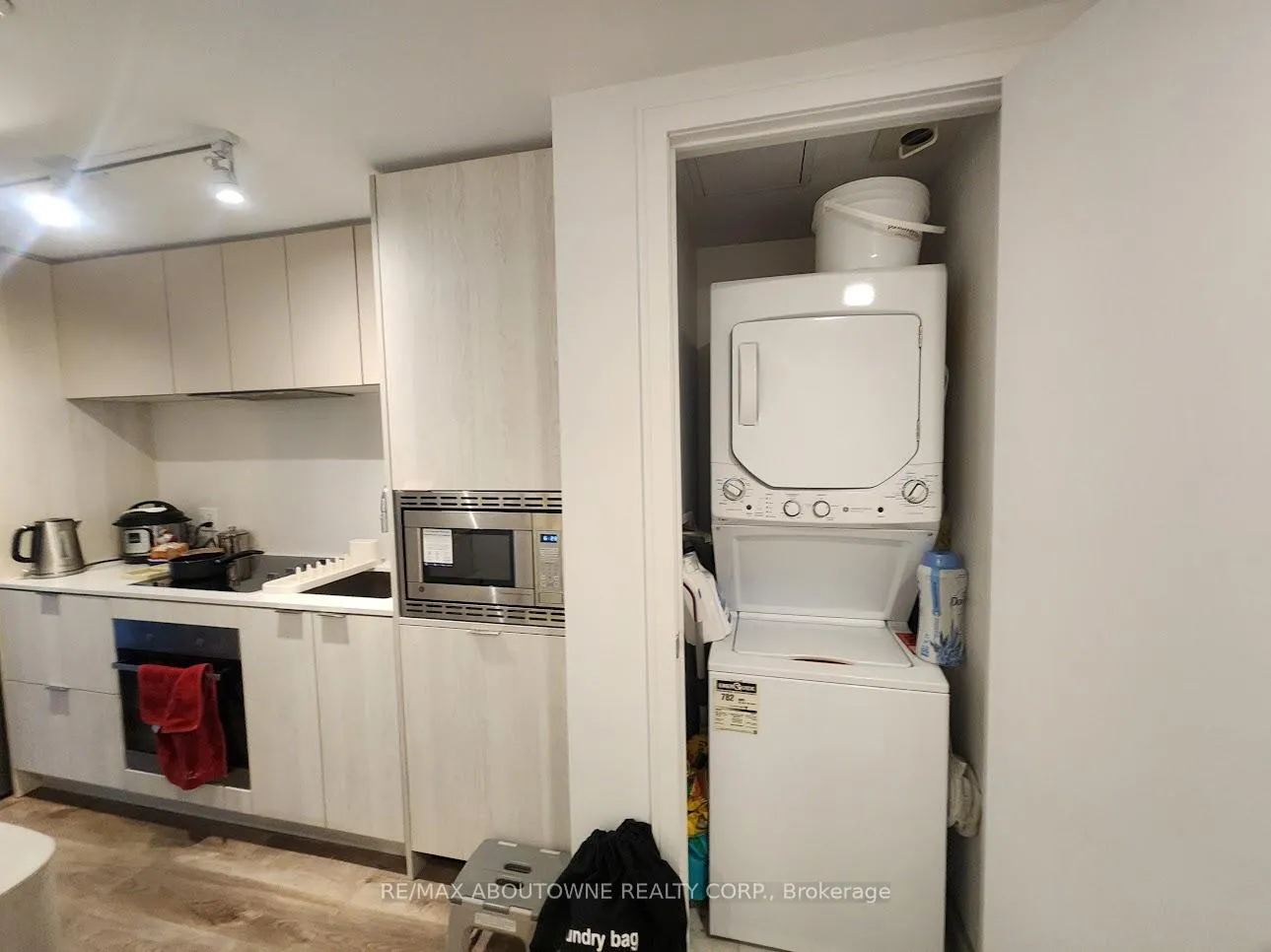 Photo 7 of Unit 902, 1 Jarvis Street, Hamilton, Beasley — HOMEH