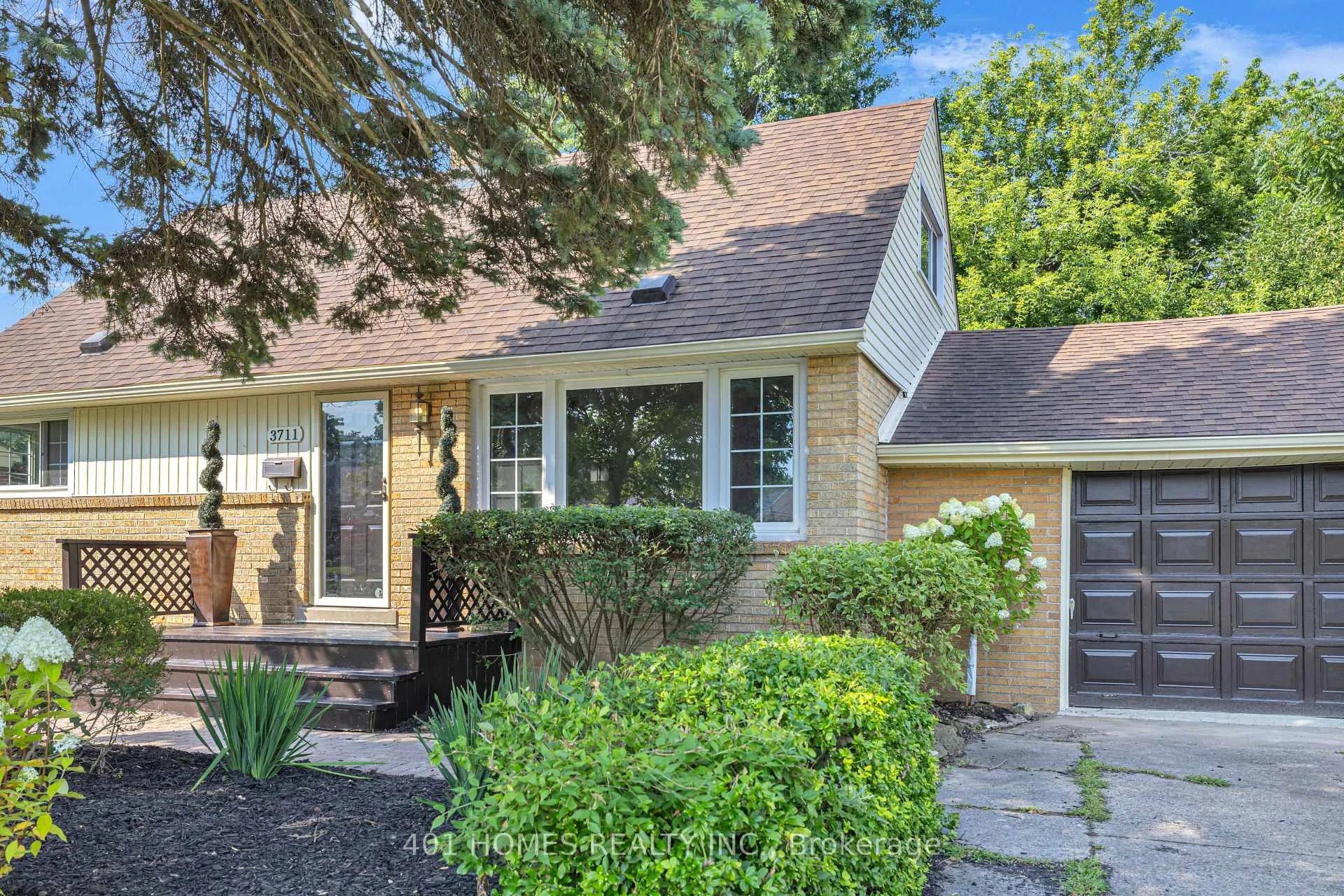 Front of 3711 Dandurand Boulevard