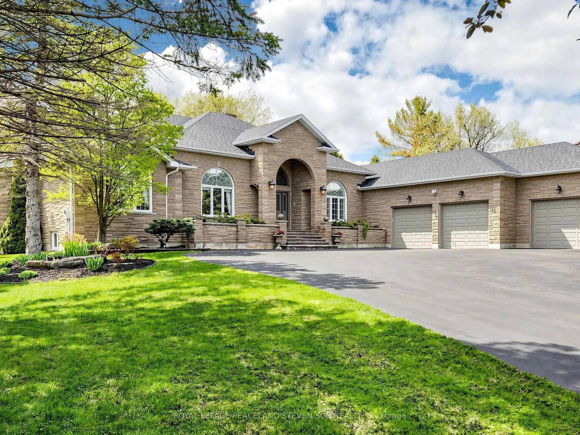 Photo 1 of 48 Buggey Lane, Ajax, Northeast Ajax — HOMEH