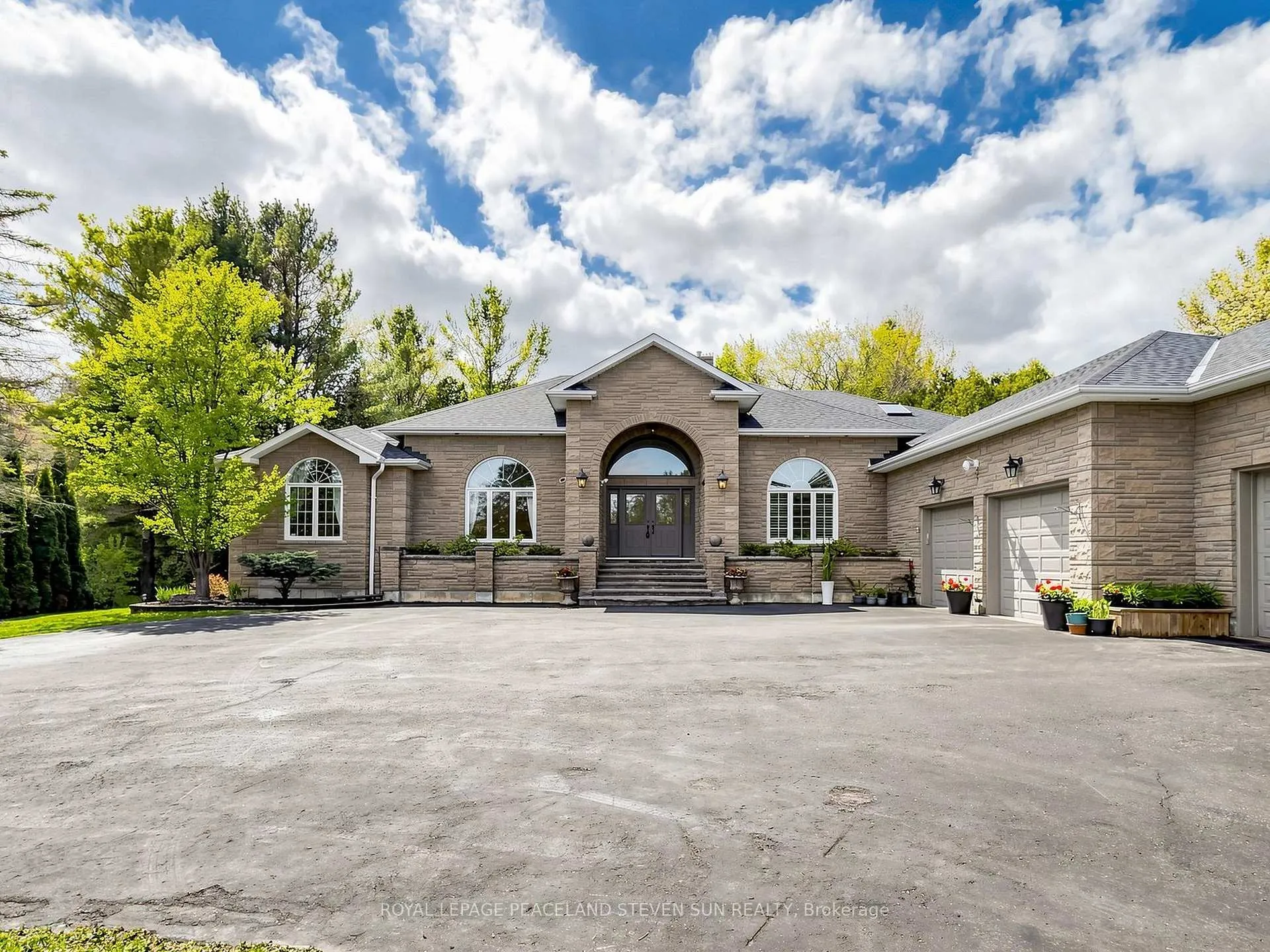 Photo 2 of 48 Buggey Lane, Ajax, Northeast Ajax — HOMEH